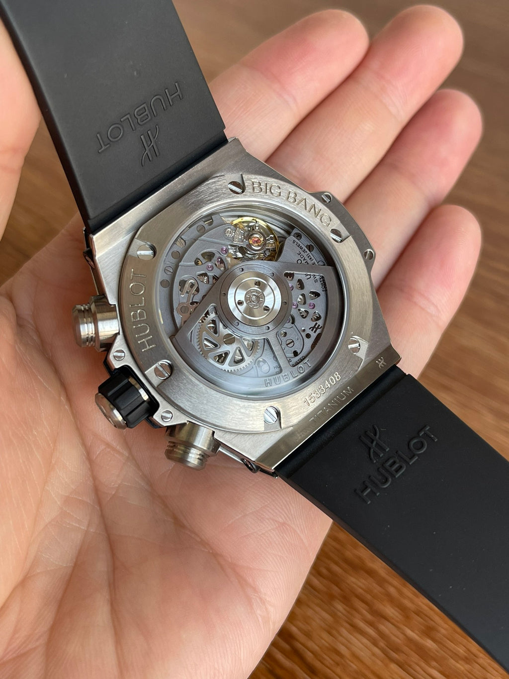 Hublot Big Bang Chronograph | 44MM | ตัวเรือนไทเทเนียม/สแตนเลสสตีล | หน้าปัดสเกเลตัน | จับเวลา Chronograph | กลไกอัตโนมัติ HUB4100