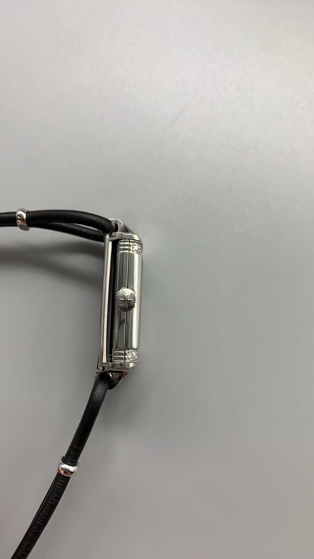 Jaeger-LeCoultre Reverso One Duetto Jewelry | 40×20MM | Stainless steel case | Diamond-set bezel | Silver dial | Black thin leather strap | Manual winding movement