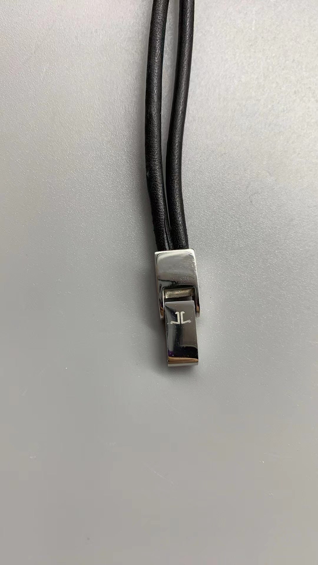 Jaeger-LeCoultre Reverso One Duetto Jewelry | 40×20MM | Stainless steel case | Diamond-set bezel | Silver dial | Black thin leather strap | Manual winding movement