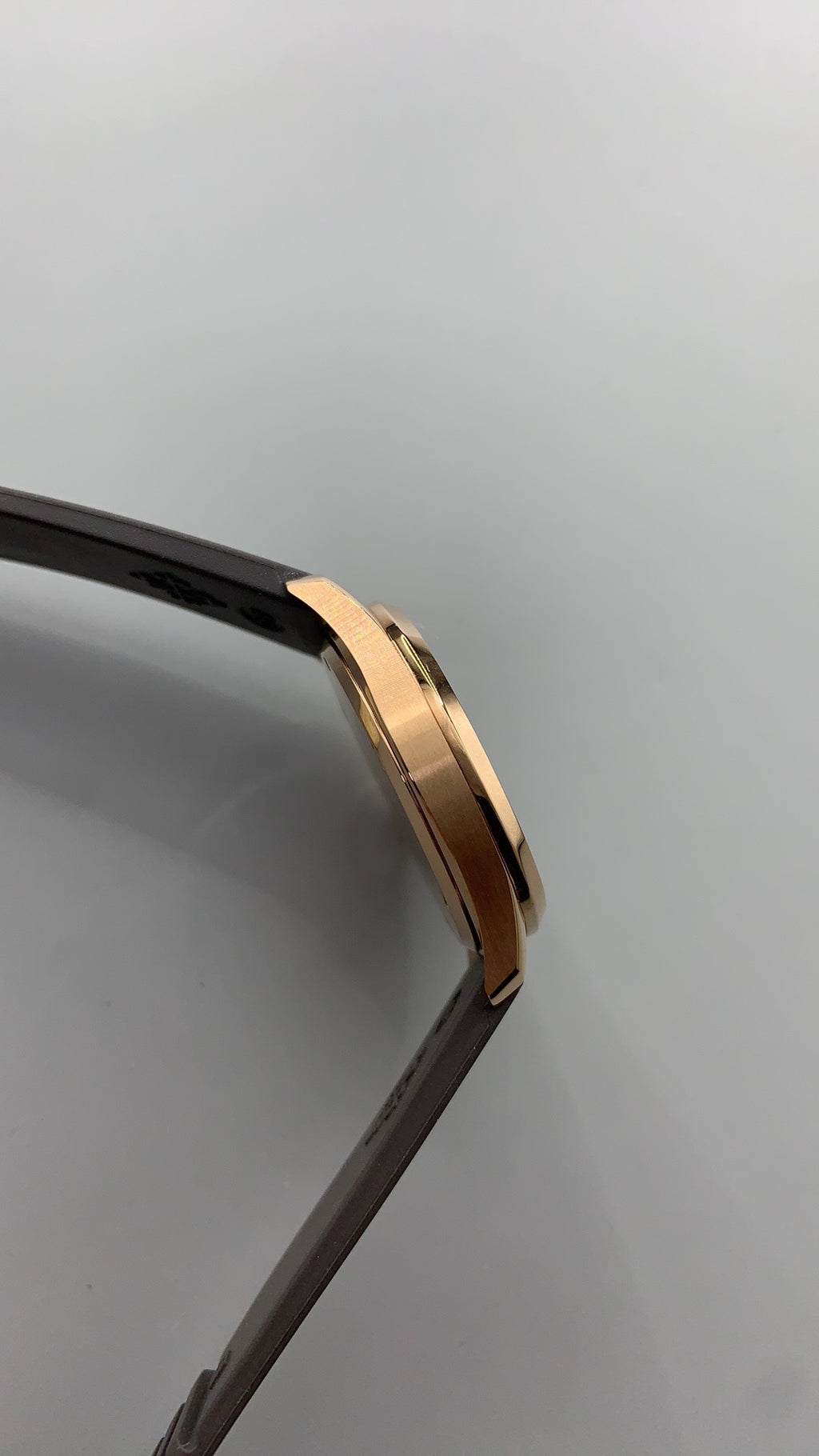 Patek Philippe Aquanaut 5068 | 35.6MM | ตัวเรือนสีโรสโกลด์ PVD | ขอบประดับเพชร | หน้าปัดสีขาว | กลไกอัตโนมัติ Cal.324 S C