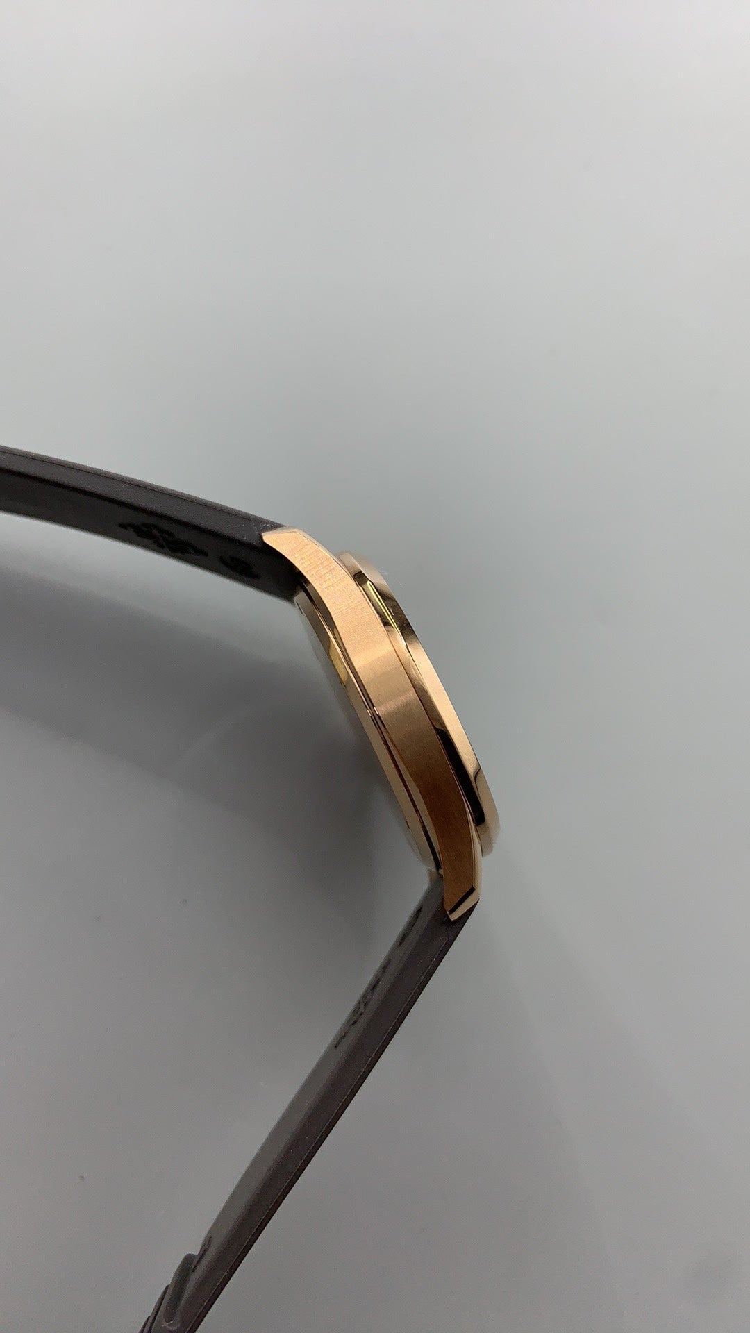 Patek Philippe Aquanaut 5068 | 35.6MM | ตัวเรือนสีโรสโกลด์ PVD | ขอบประดับเพชร | หน้าปัดสีขาว | กลไกอัตโนมัติ Cal.324 S C