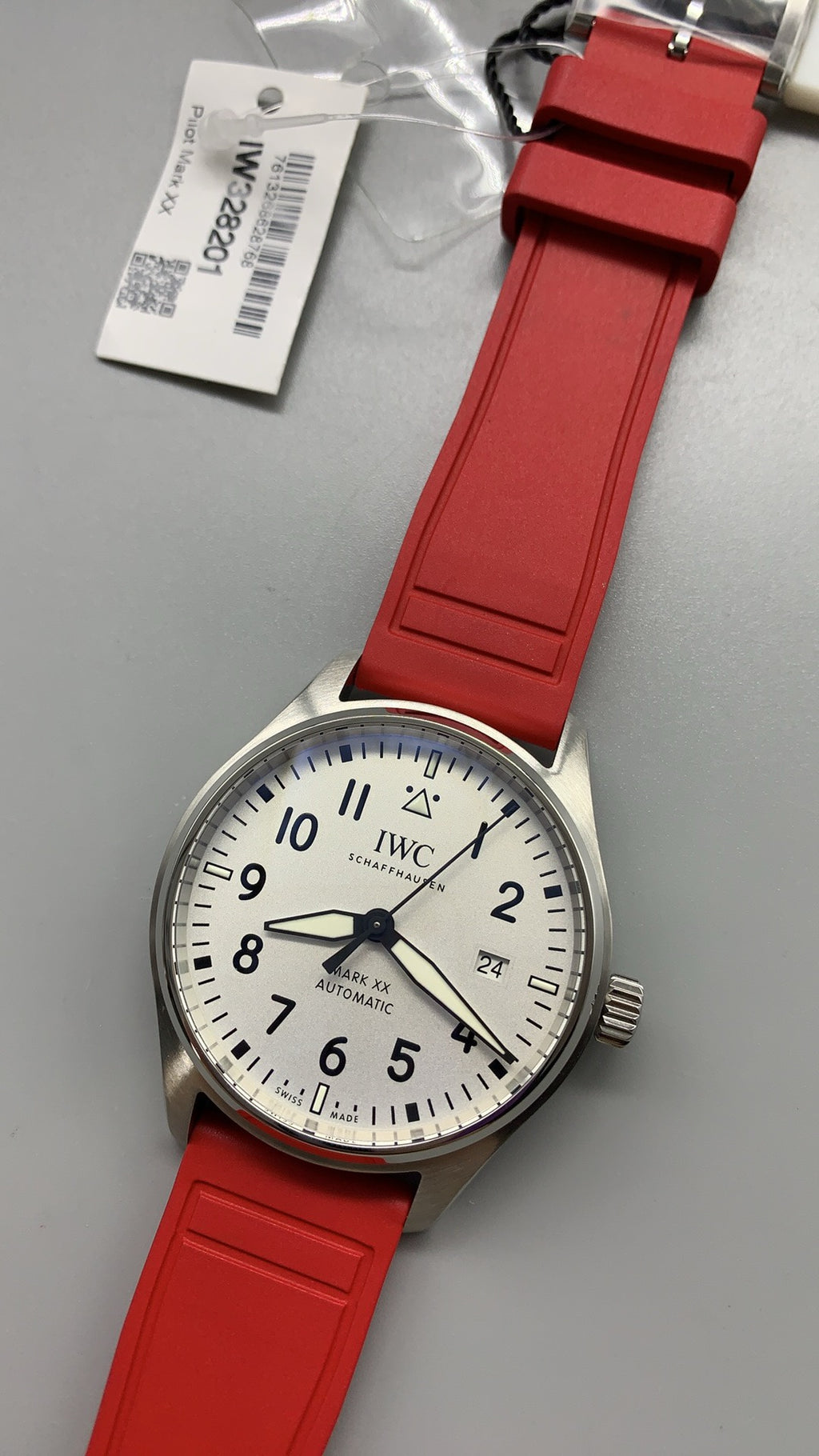 IWC Pilot’s Watch Mark XX | 40MM | หน้าปัดสีขาว | สายหนังลูกวัวสีดำ