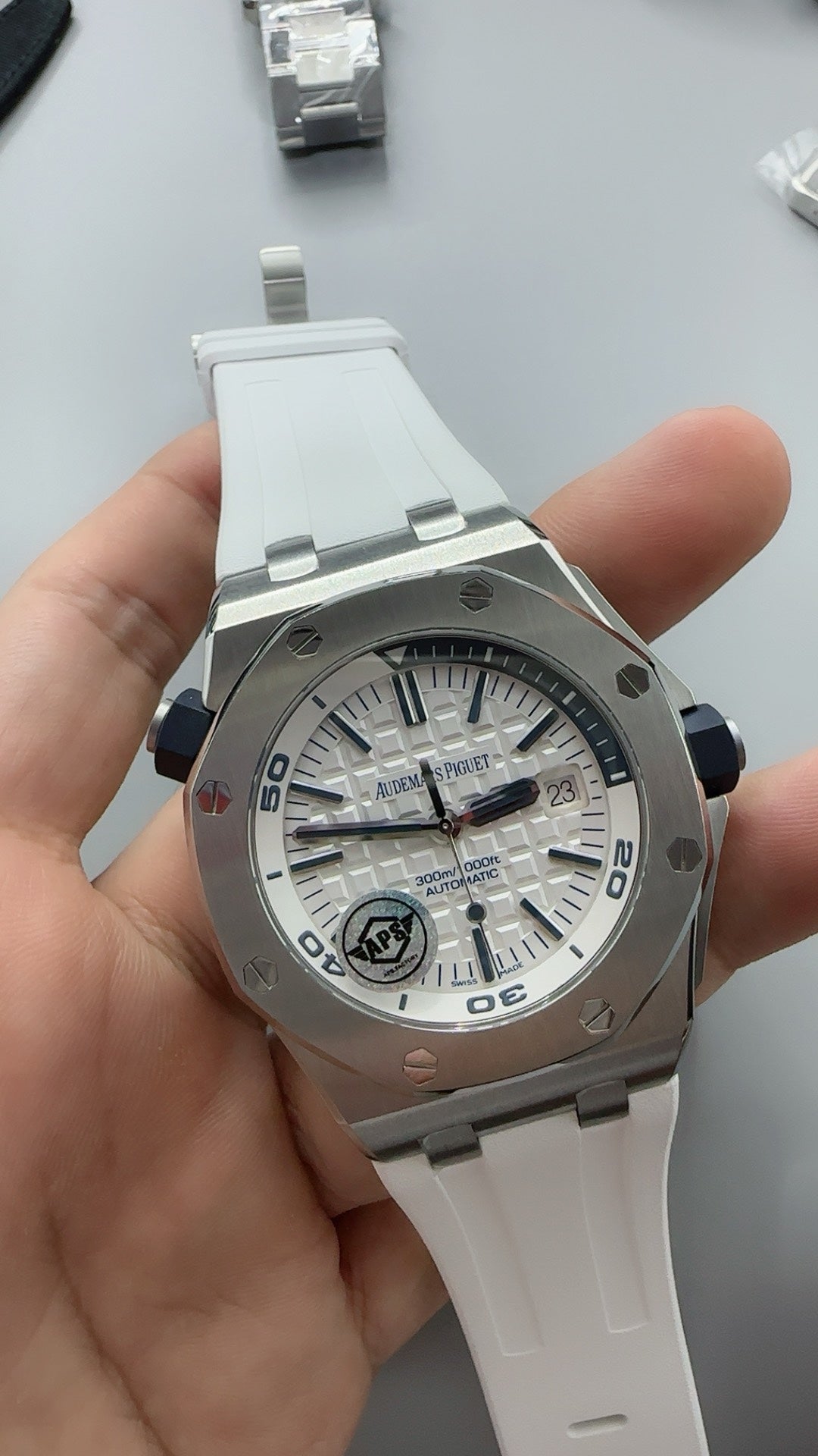 Audemars Piguet Royal Oak Offshore Diver 15710ST | 42MM | ตัวเรือนสแตนเลสสตีล | หน้าปัดสีคลาสสิก | กลไกอัตโนมัติ Cal.3120