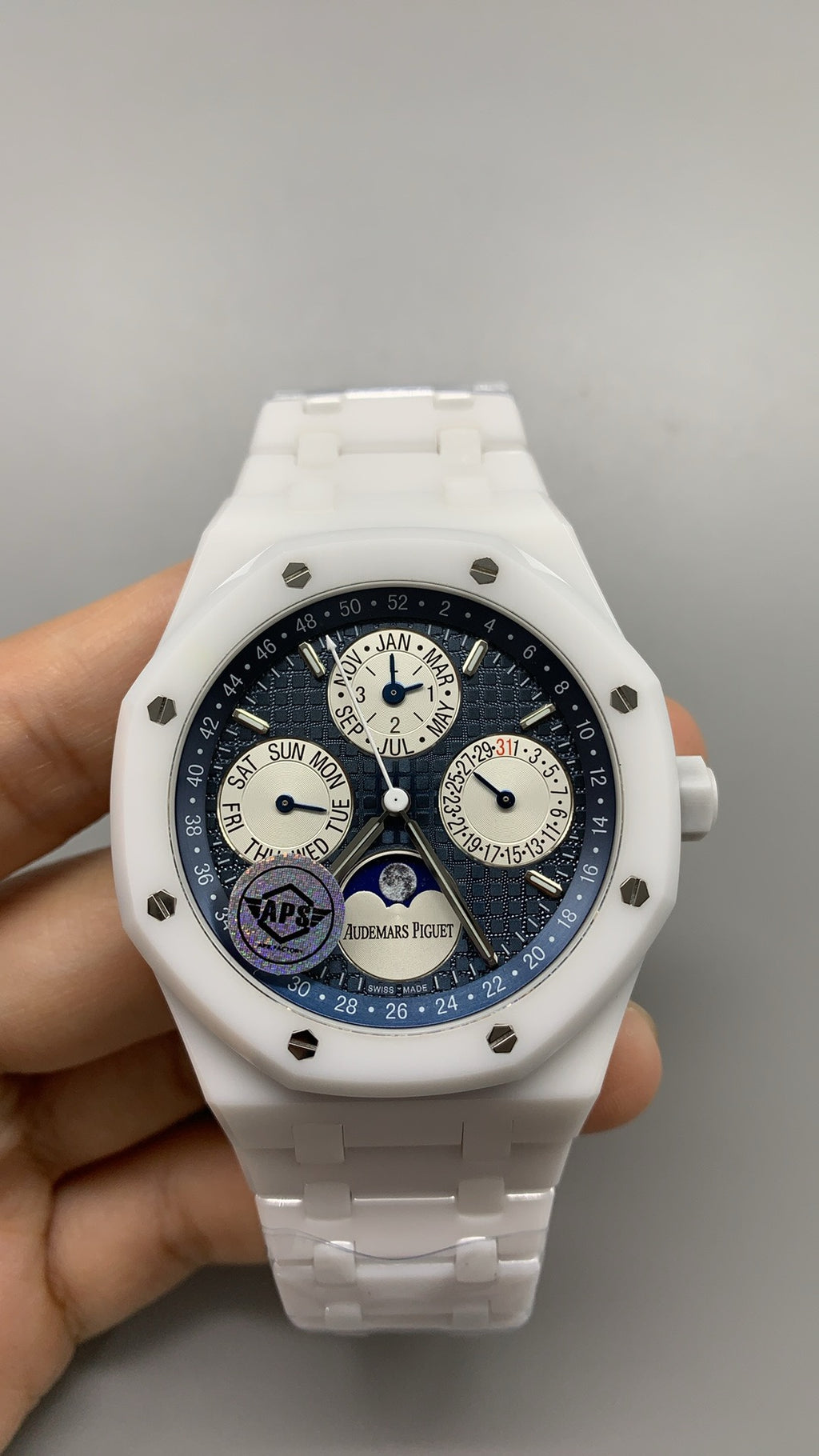 Audemars Piguet Royal Oak Perpetual Calendar 26579CB | 41MM | White ceramic case | Blue dial | Perpetual calendar | Automatic movement Cal.5134