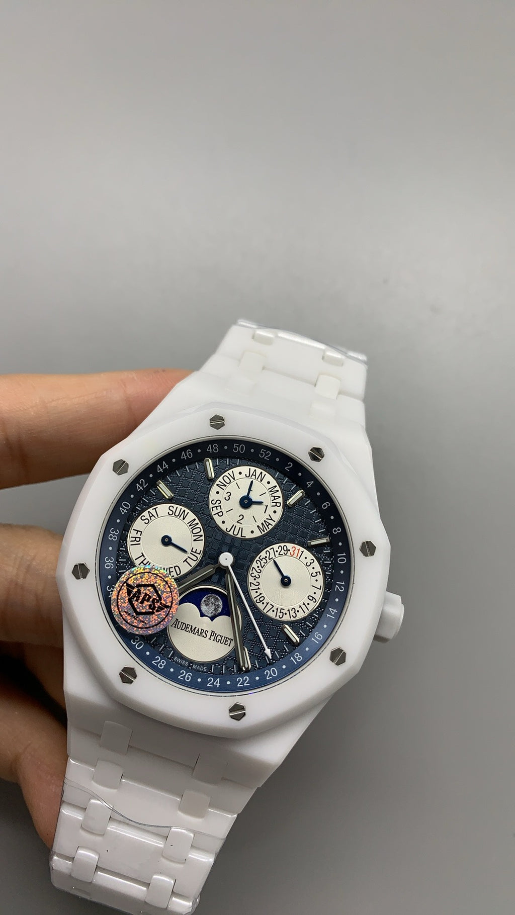 Audemars Piguet Royal Oak Perpetual Calendar 26579CB | 41MM | White ceramic case | Blue dial | Perpetual calendar | Automatic movement Cal.5134