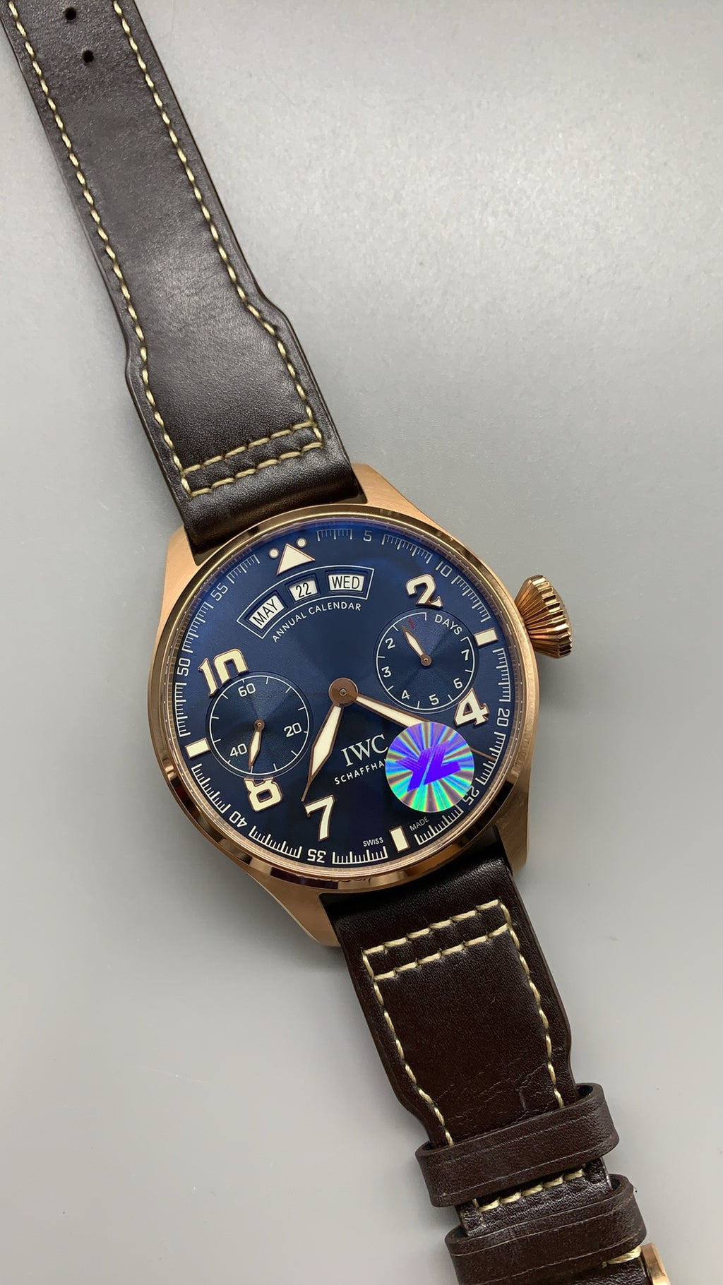 IWC Big Pilot’s Annual Calendar “Le Petit Prince” | 46MM | หน้าปัดสีน้ำเงิน | ตัวเรือนทองกุหลาบ | สายหนังสีน้ำตาล