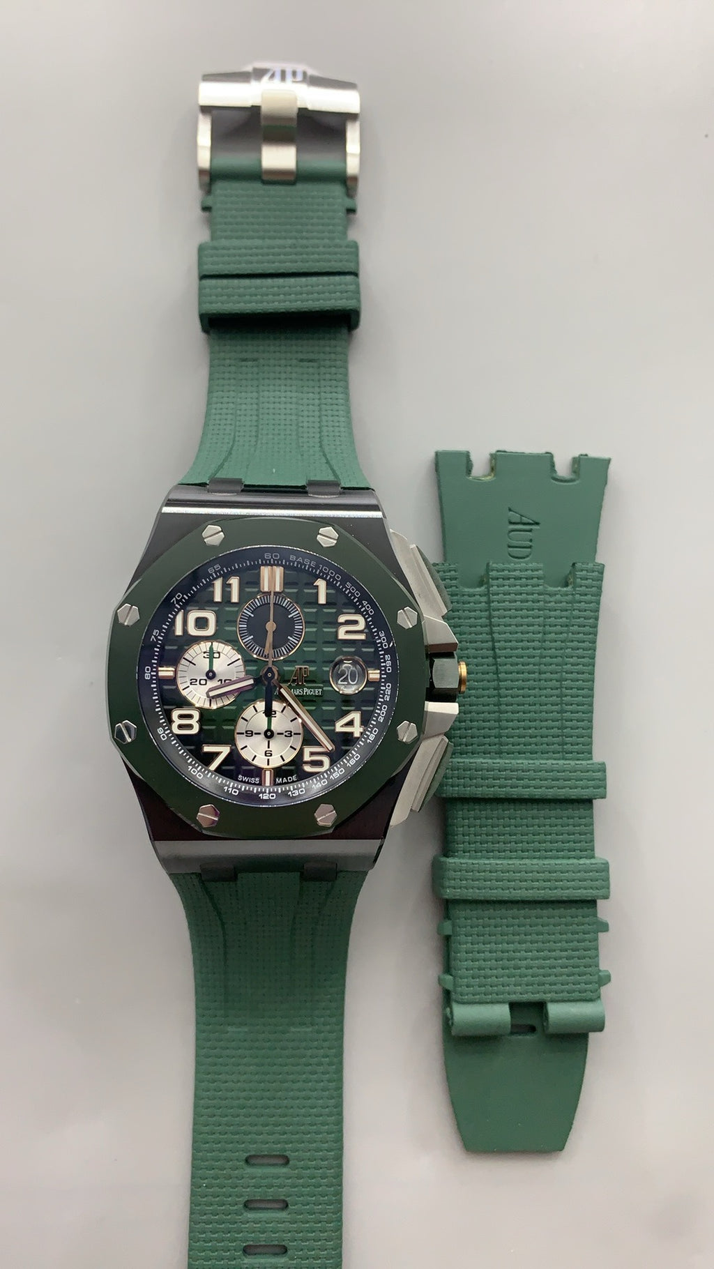 Audemars Piguet Royal Oak Offshore 26405CE.OO.A056CA.01 | 44MM | Stainless steel case | Green ceramic bezel | Green dial with white subdials | Green rubber strap | Chronograph | Automatic movement Cal.3126