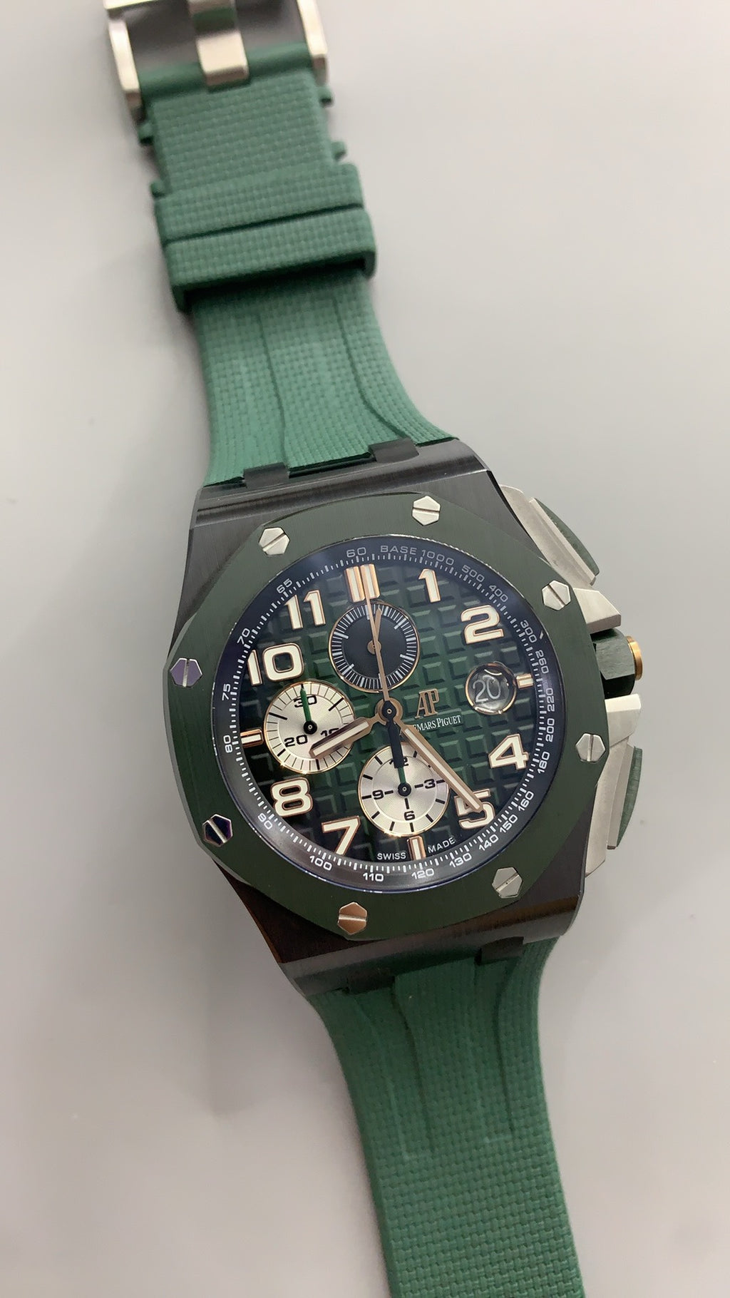 Audemars Piguet Royal Oak Offshore 26405CE.OO.A056CA.01 | 44MM | Stainless steel case | Green ceramic bezel | Green dial with white subdials | Green rubber strap | Chronograph | Automatic movement Cal.3126