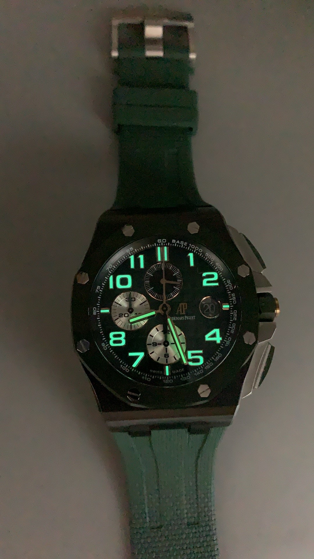 Audemars Piguet Royal Oak Offshore 26405CE.OO.A056CA.01 | 44MM | Stainless steel case | Green ceramic bezel | Green dial with white subdials | Green rubber strap | Chronograph | Automatic movement Cal.3126