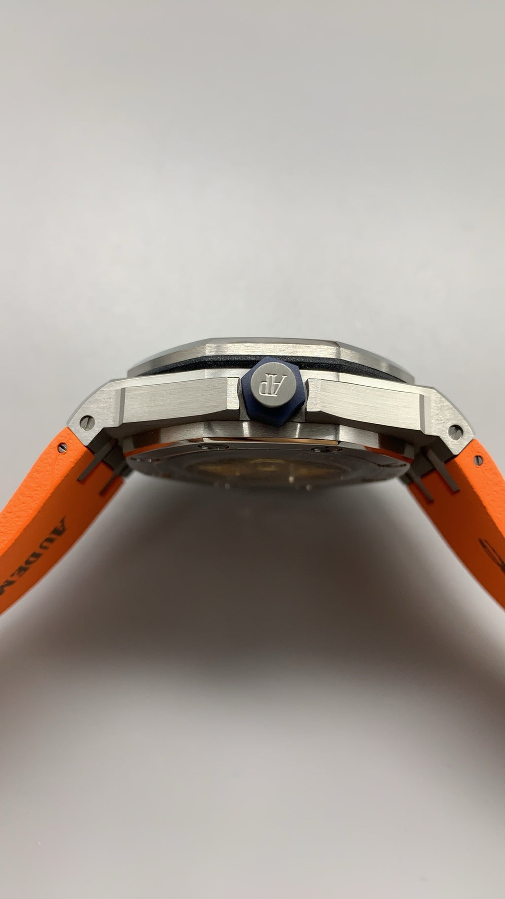 Audemars Piguet Royal Oak Offshore Diver 15710ST | 42MM | Stainless Steel Case | Orange Dial | Orange Rubber Strap | Automatic Movement Cal.3120