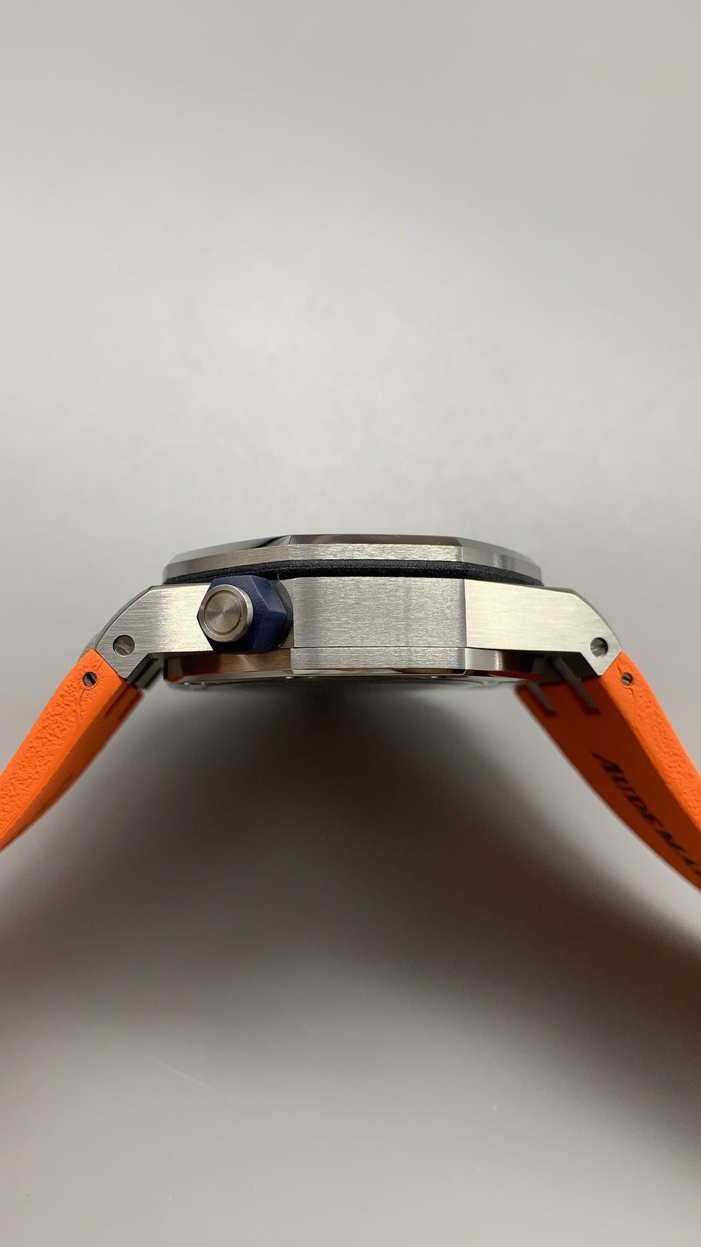 Audemars Piguet Royal Oak Offshore Diver 15710ST | 42MM | Stainless Steel Case | Orange Dial | Orange Rubber Strap | Automatic Movement Cal.3120