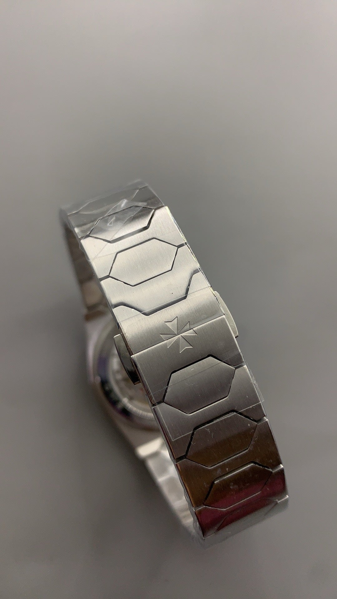 Vacheron Constantin Historiques 222 | 37MM | ตัวเรือนสแตนเลสสตีล | หน้าปัดสีทองแชมเปญ | สายเหล็กสแตนเลส | กลไกอัตโนมัติ Cal.2455/2