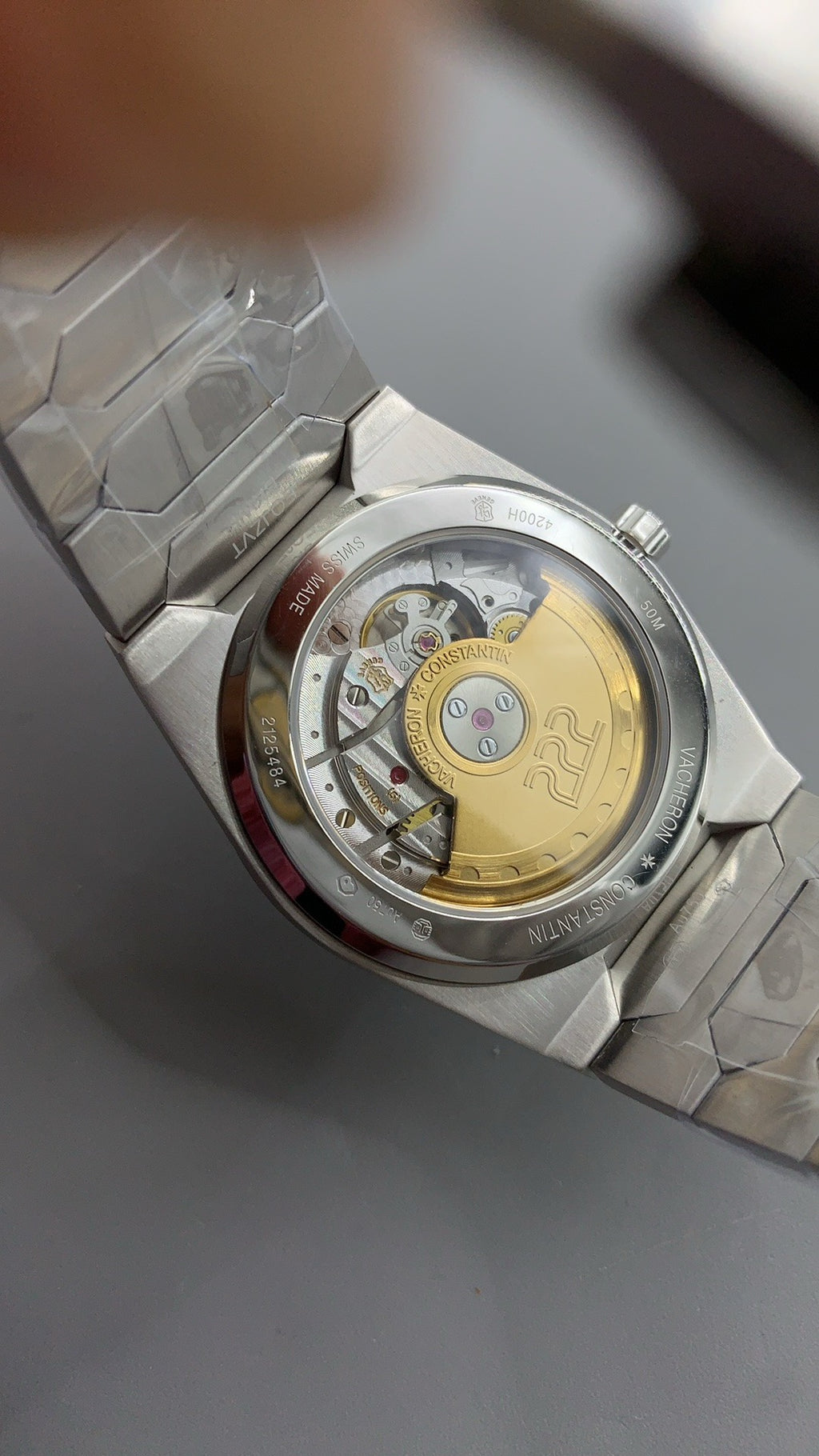 Vacheron Constantin Historiques 222 | 37MM | ตัวเรือนสแตนเลสสตีล | หน้าปัดสีทองแชมเปญ | สายเหล็กสแตนเลส | กลไกอัตโนมัติ Cal.2455/2