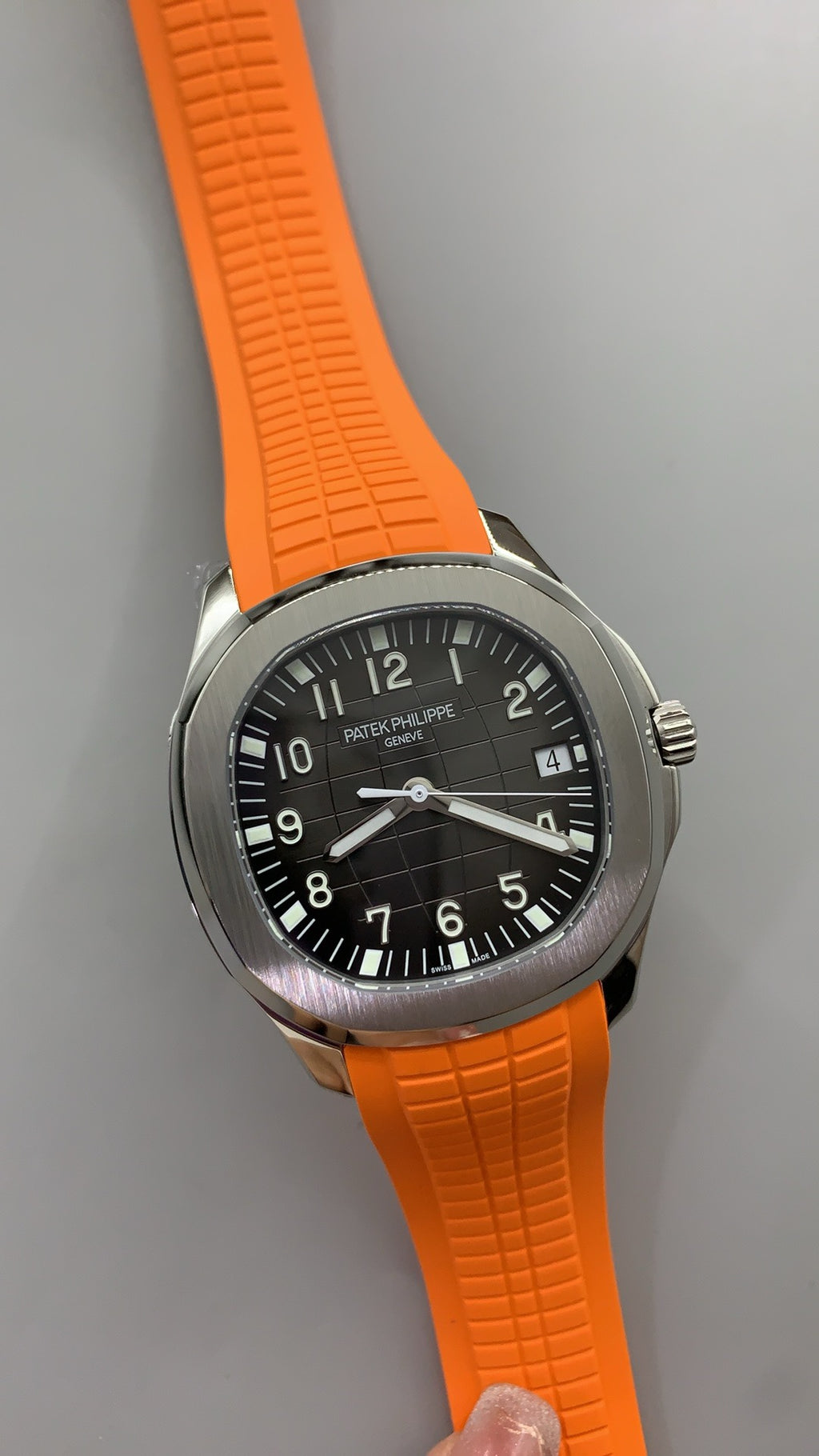 Patek Philippe Aquanaut 5167 | 40MM | หน้าปัดสีดำลายตาราง | สายยางสีส้ม | กลไกอัตโนมัติ Cal.324 S C