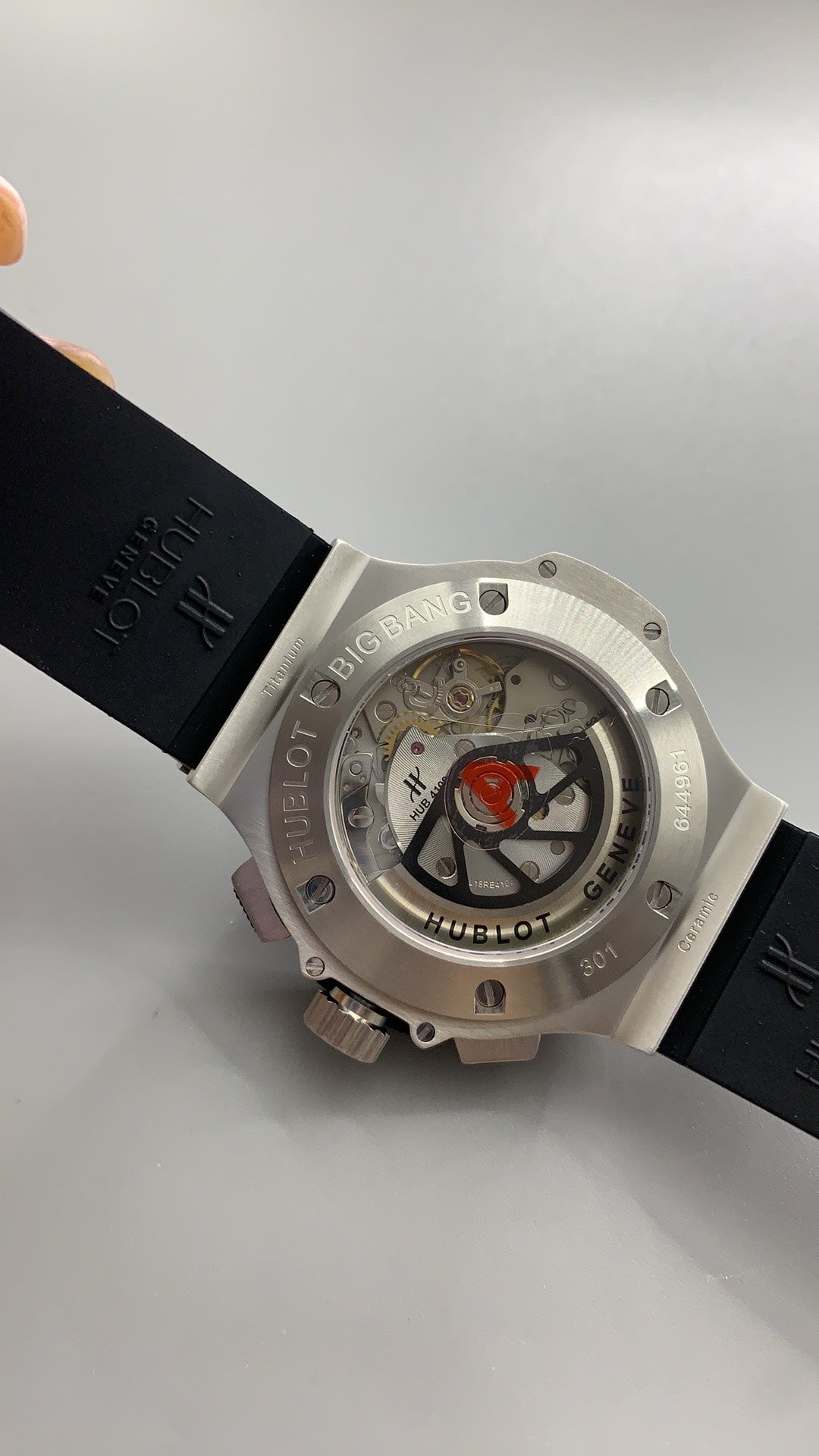 Hublot Big Bang Chronograph | 44MM | ตัวเรือนไทเทเนียม/สแตนเลสสตีล | หน้าปัดสเกเลตัน | จับเวลา Chronograph | กลไกอัตโนมัติ HUB4100