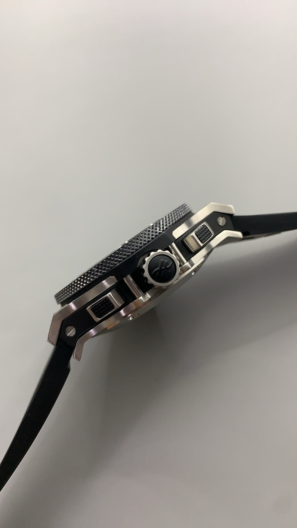 Hublot Big Bang Chronograph | 44MM | ตัวเรือนไทเทเนียม/สแตนเลสสตีล | หน้าปัดสเกเลตัน | จับเวลา Chronograph | กลไกอัตโนมัติ HUB4100