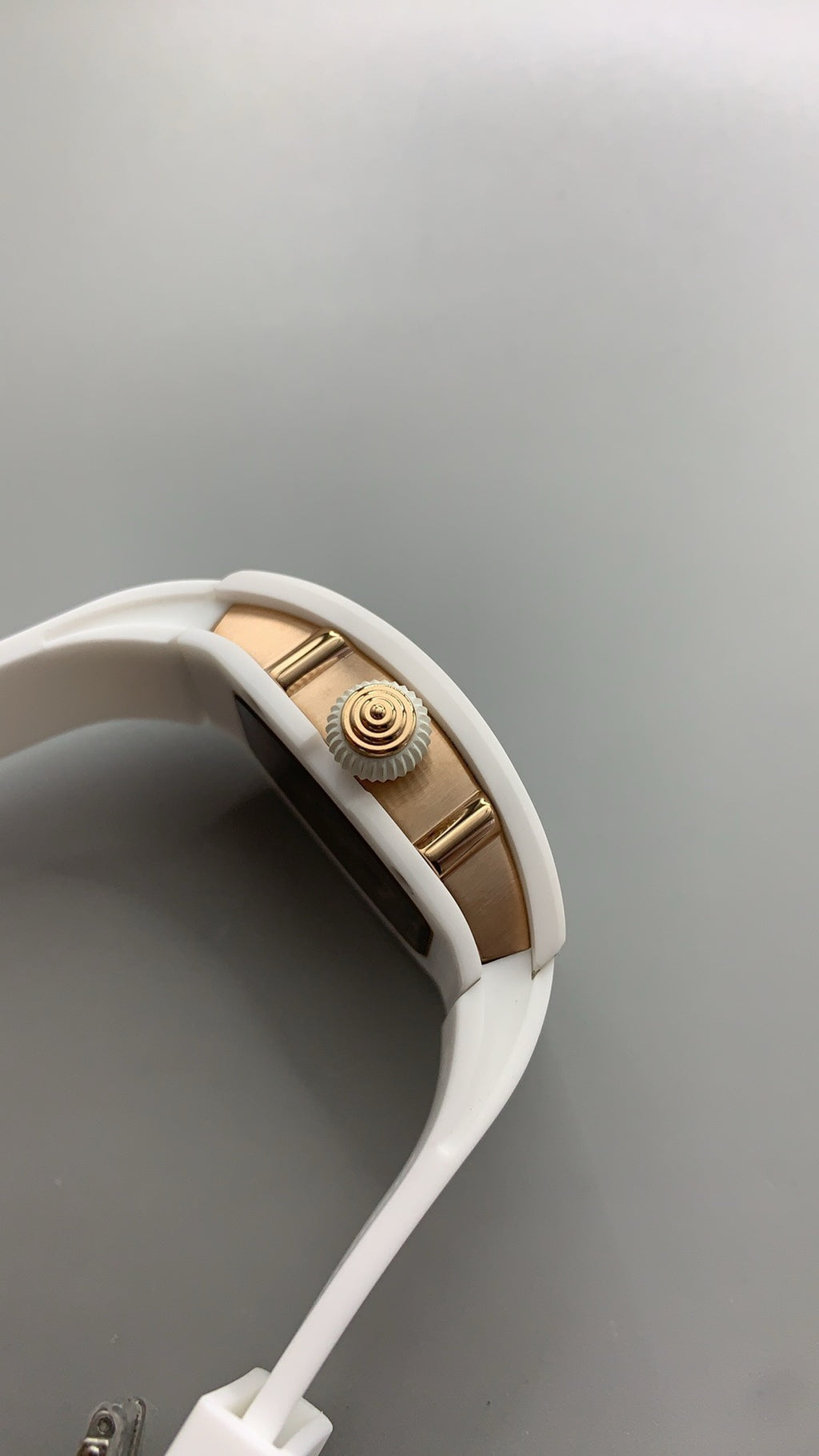 Richard Mille RM07-01 | 31MM | ตัวเรือนเซรามิกสีขาว + โครงสร้างโรสโกลด์ | หน้าปัดสเกเลตัน | กลไกอัตโนมัติ CRMA2