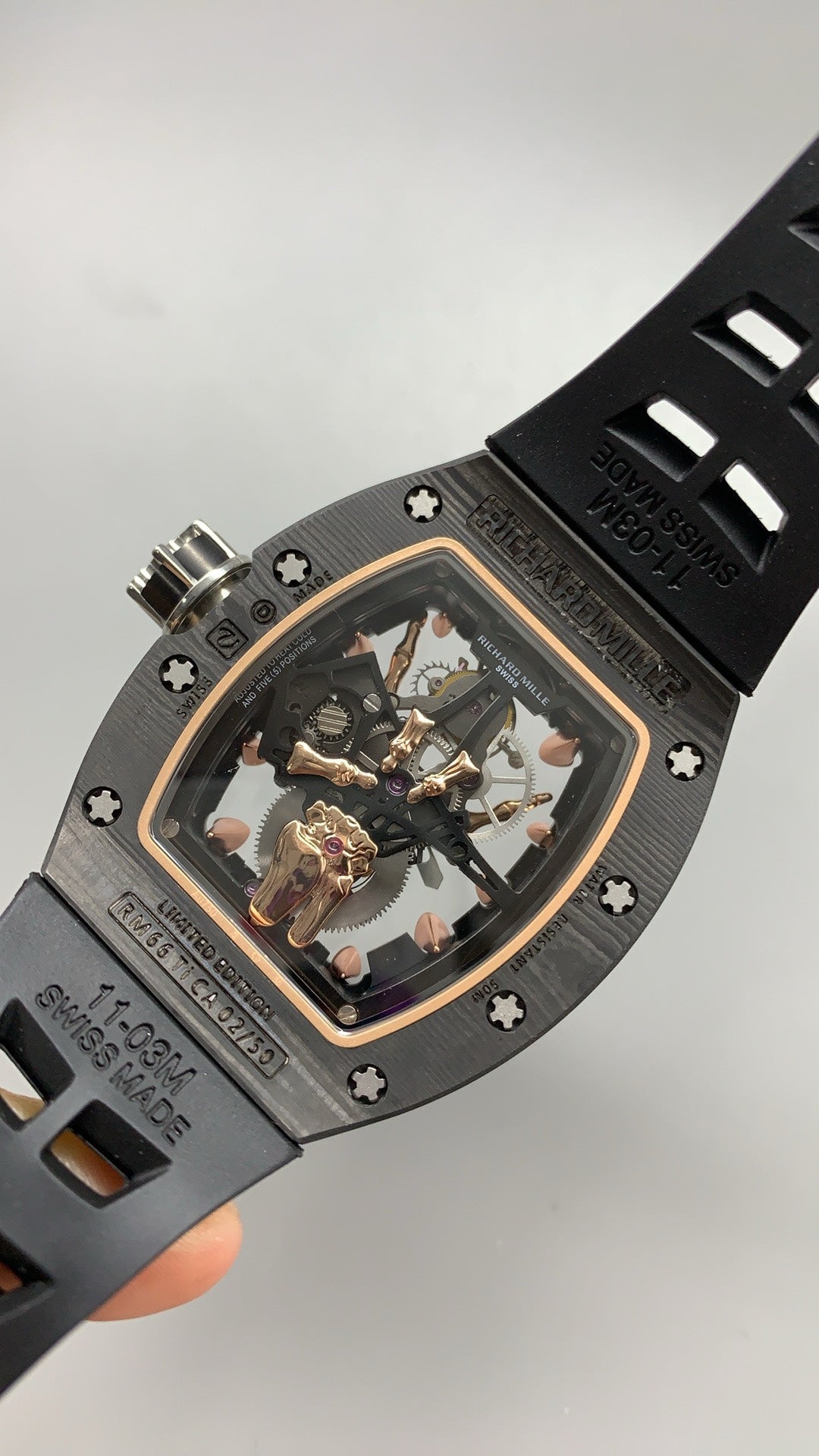 Richard Mille RM66 | 42MM | ตัวเรือนไทเทเนียมเกรด 5 + เคลือบ PVD สีโรสโกลด์ | หน้าปัดรูปมือโครงกระดูก (Skeleton Hand) | กลไกไขลานมือ Flying Tourbillon