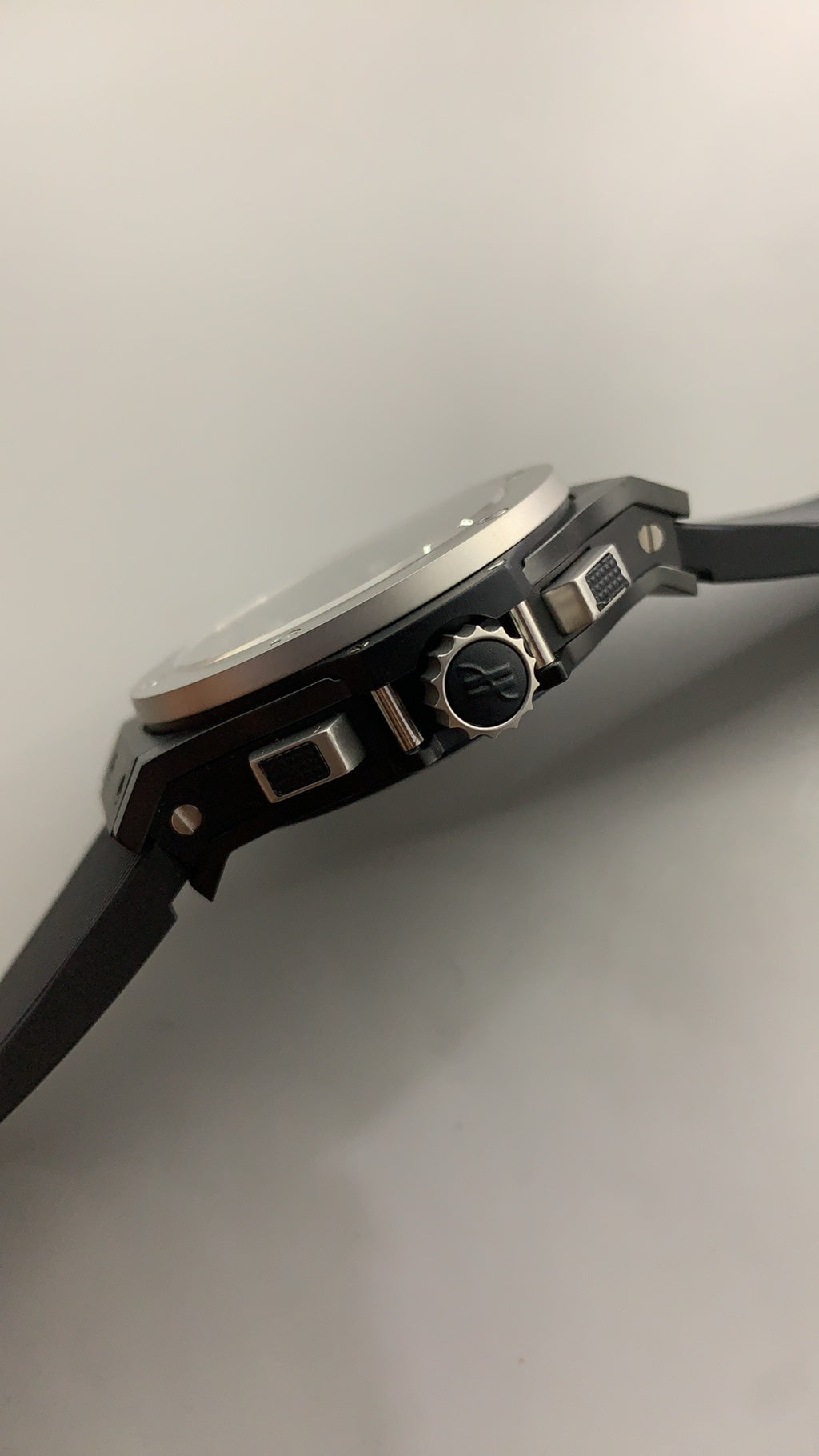 Hublot Big Bang Chronograph | 44MM | ตัวเรือนไทเทเนียม/สแตนเลสสตีล | หน้าปัดสเกเลตัน | จับเวลา Chronograph | กลไกอัตโนมัติ HUB4100