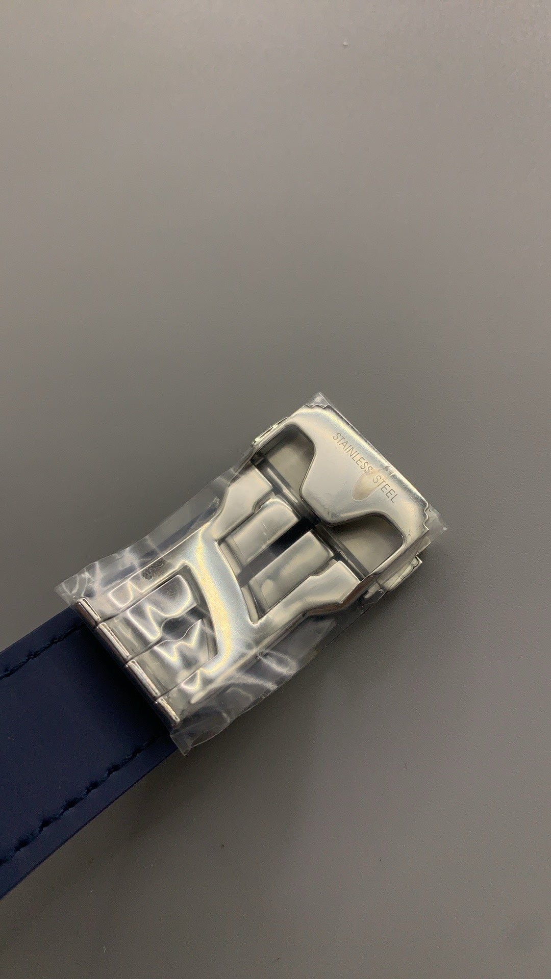 Hublot Classic Fusion | 42MM | ตัวเรือนไทเทเนียม | หน้าปัดสีน้ำเงิน | กลไกอัตโนมัติ HUB1110