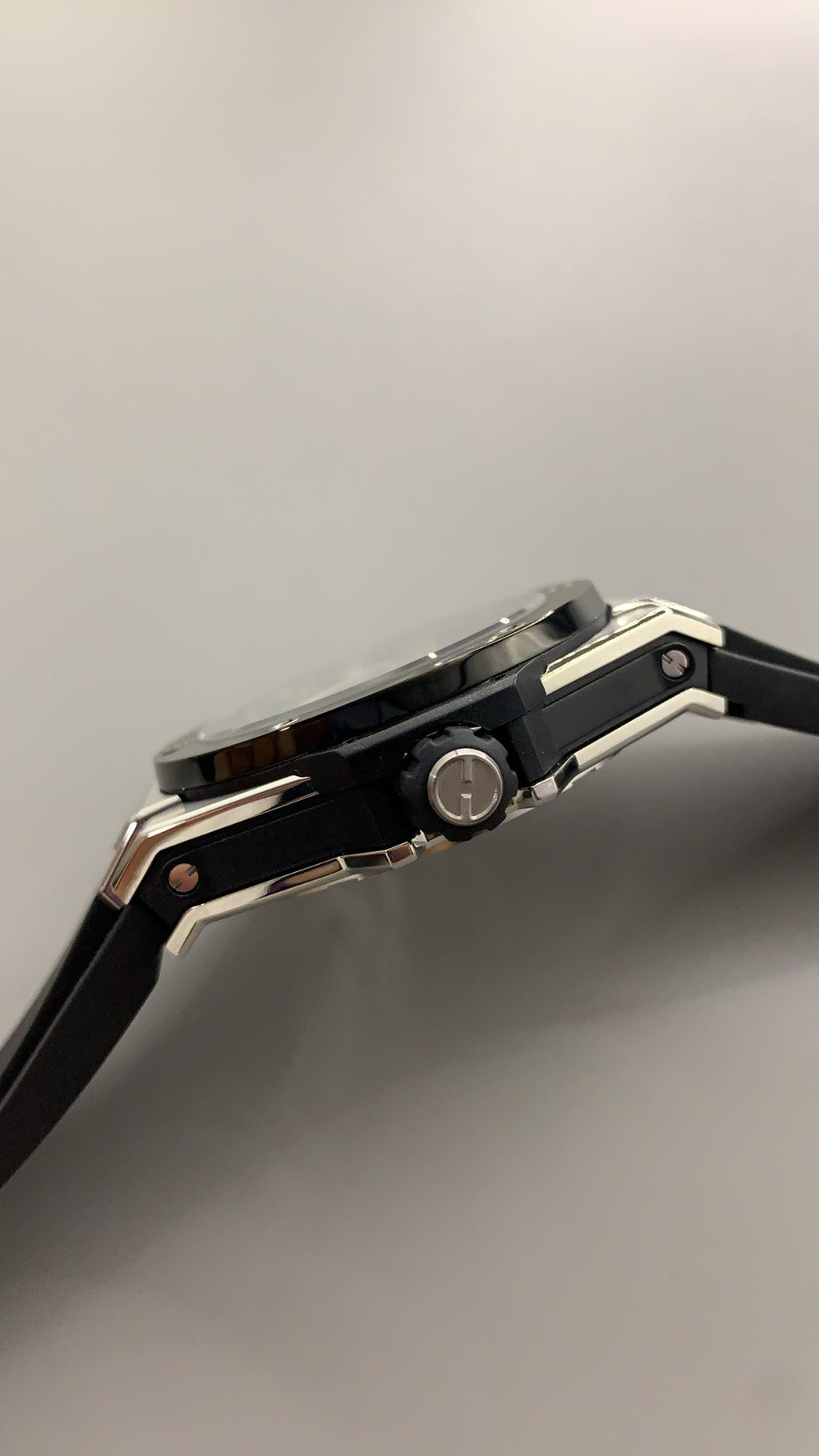 Hublot Big Bang Tourbillon | 44MM | ตัวเรือนไทเทเนียม | หน้าปัดสเกเลตัน | ระบบ Flying Tourbillon | กลไกไขลานมือ HUB6011