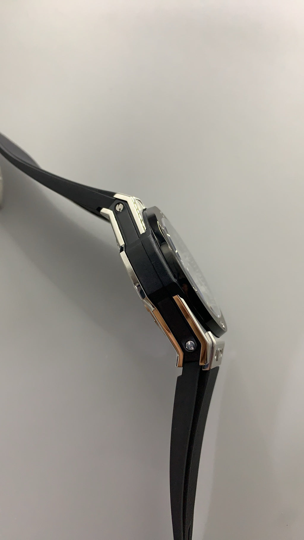 Hublot Big Bang Tourbillon | 44MM | ตัวเรือนไทเทเนียม | หน้าปัดสเกเลตัน | ระบบ Flying Tourbillon | กลไกไขลานมือ HUB6011