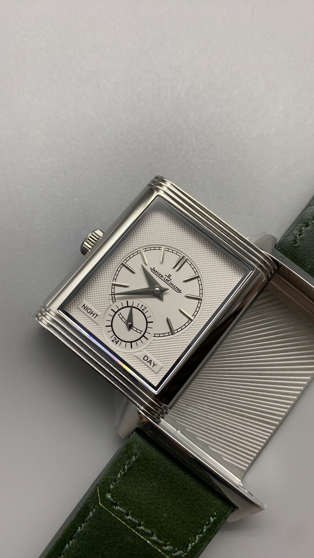 Jaeger-LeCoultre Reverso Tribute Small Seconds | 45.6×27.4MM | Stainless steel case | Green dial | Green alligator strap | Manual winding movement Cal.822/2