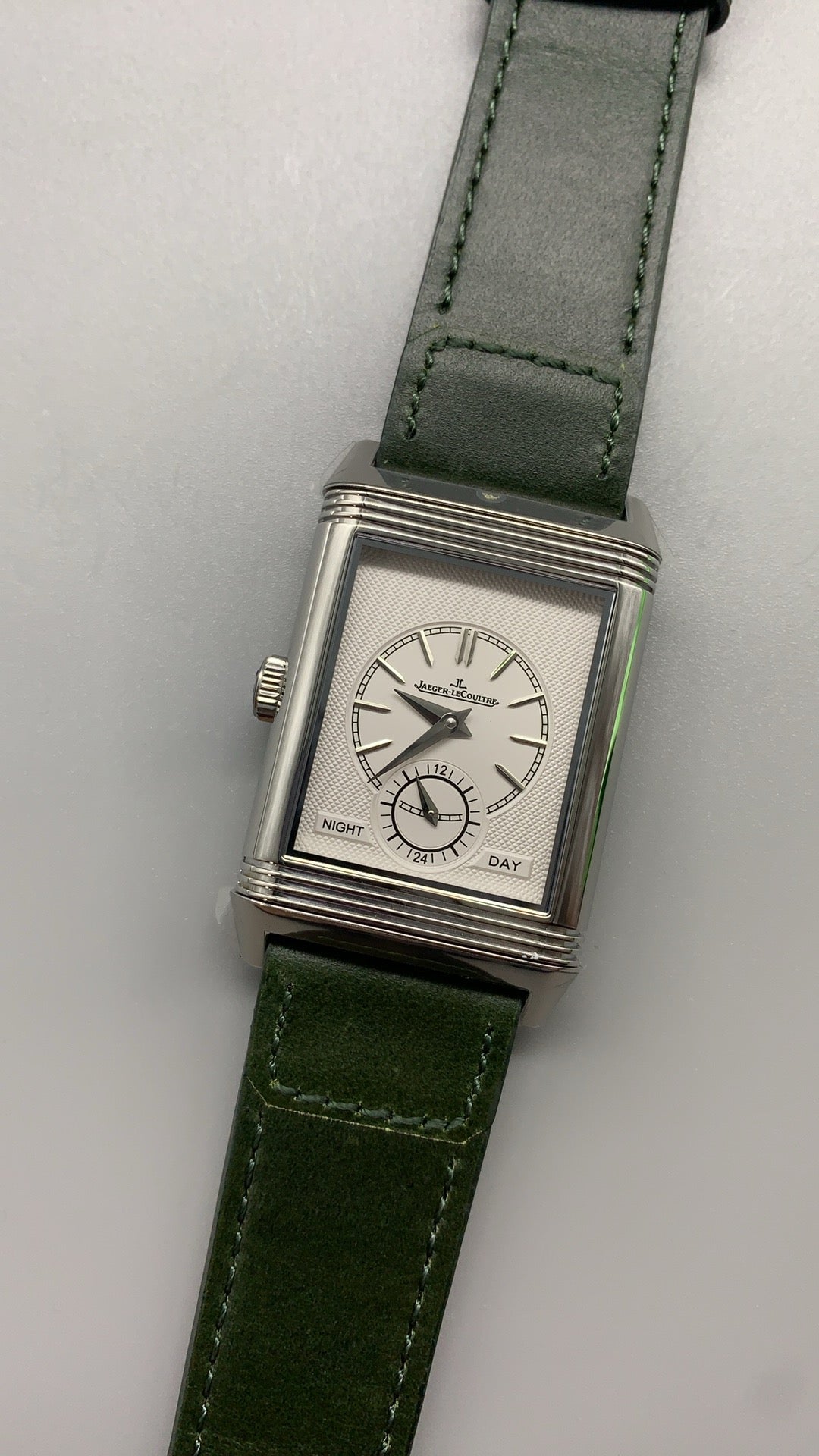 Jaeger-LeCoultre Reverso Tribute Small Seconds | 45.6×27.4MM | Stainless steel case | Green dial | Green alligator strap | Manual winding movement Cal.822/2