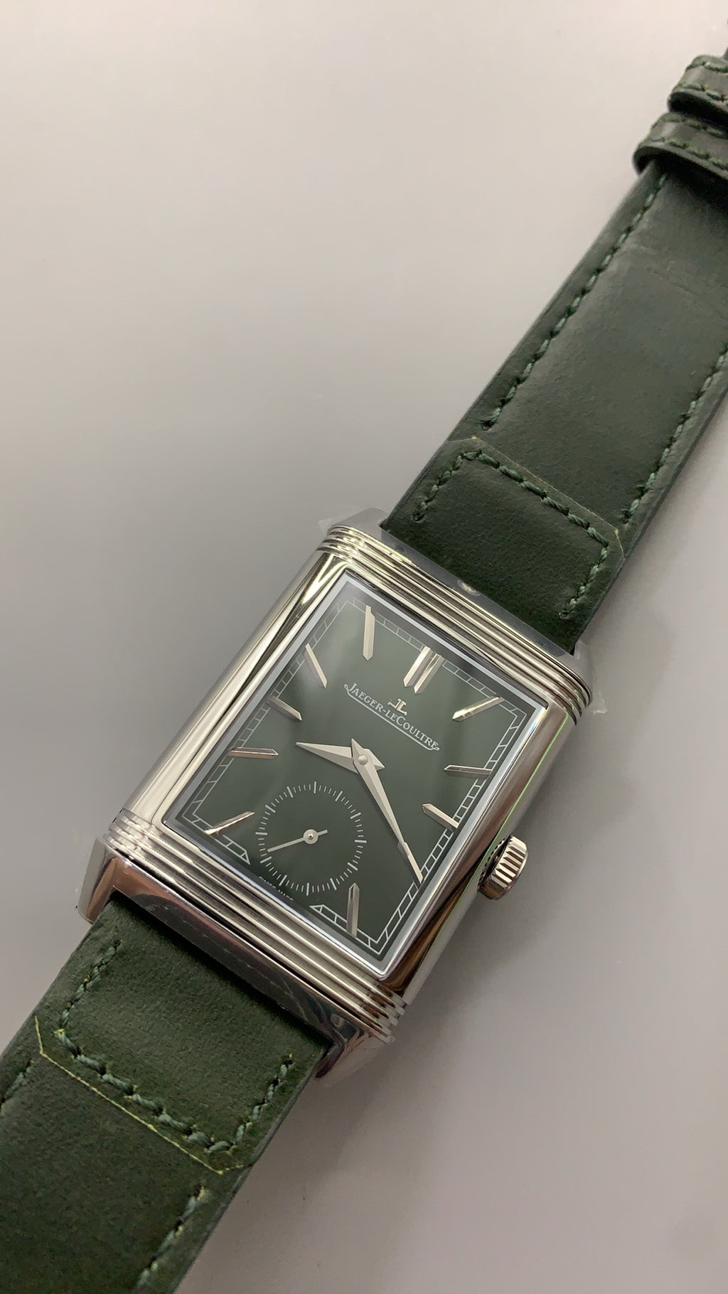 Jaeger-LeCoultre Reverso Tribute Small Seconds | 45.6×27.4MM | Stainless steel case | Green dial | Green alligator strap | Manual winding movement Cal.822/2