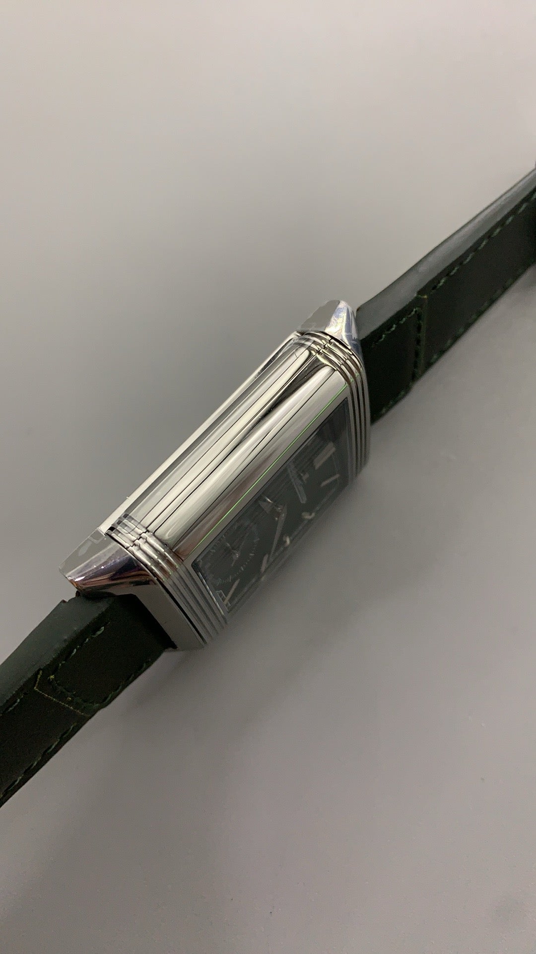 Jaeger-LeCoultre Reverso Tribute Small Seconds | 45.6×27.4MM | Stainless steel case | Green dial | Green alligator strap | Manual winding movement Cal.822/2