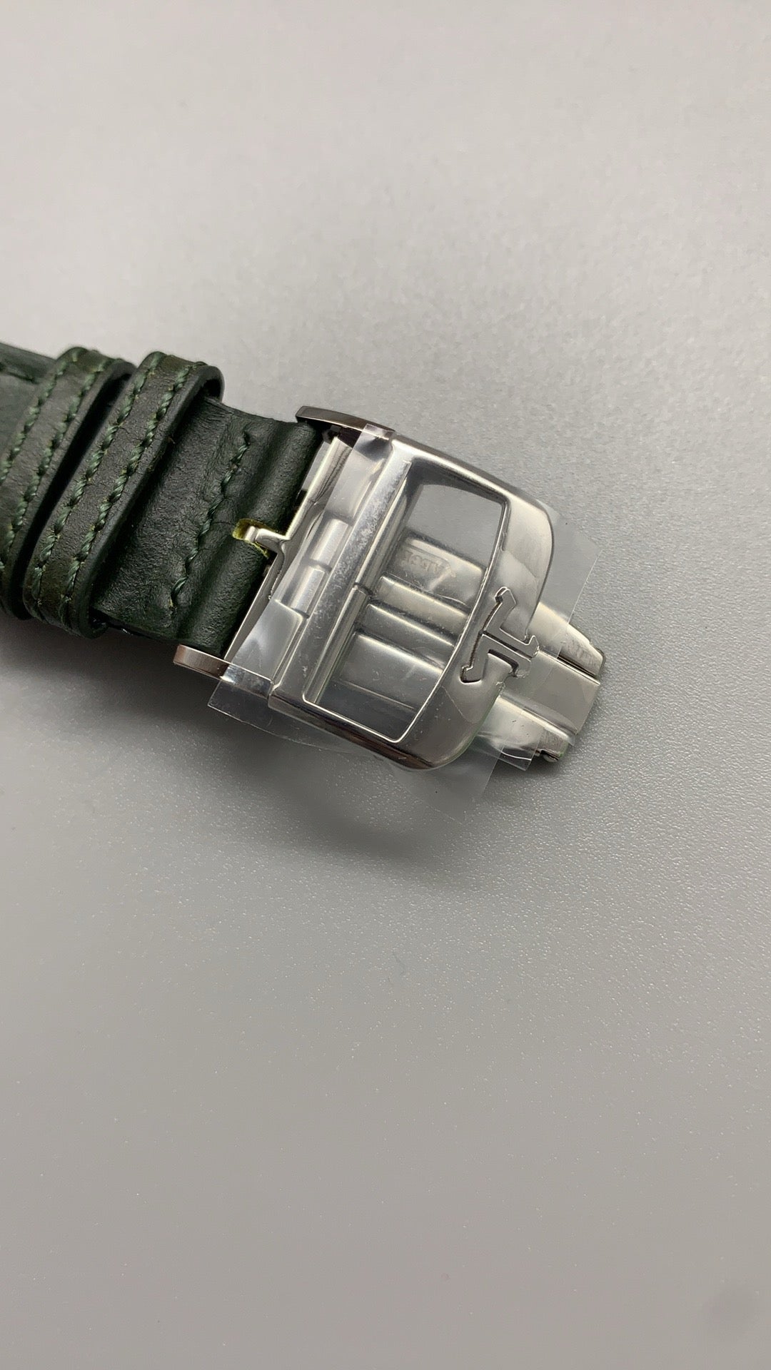 Jaeger-LeCoultre Reverso Tribute Small Seconds | 45.6×27.4MM | Stainless steel case | Green dial | Green alligator strap | Manual winding movement Cal.822/2