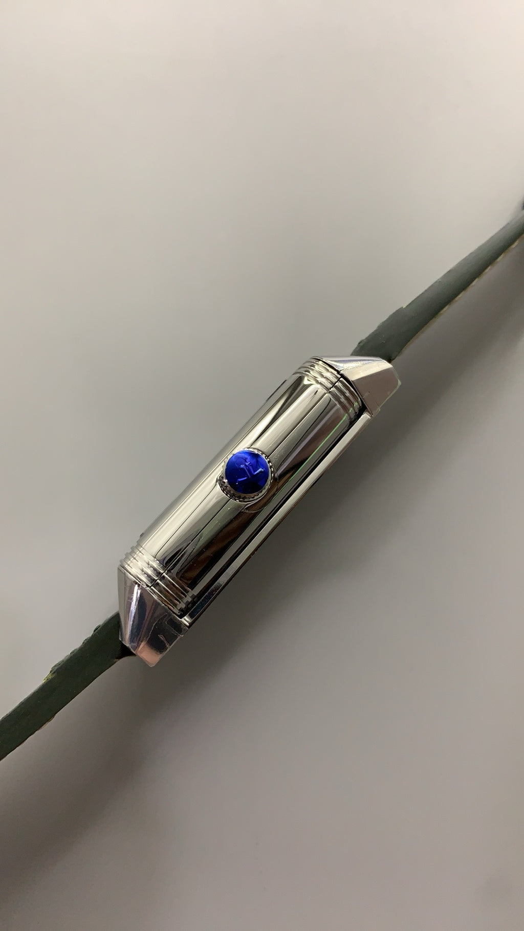 Jaeger-LeCoultre Reverso Tribute Small Seconds | 45.6×27.4MM | Stainless steel case | Green dial | Green alligator strap | Manual winding movement Cal.822/2