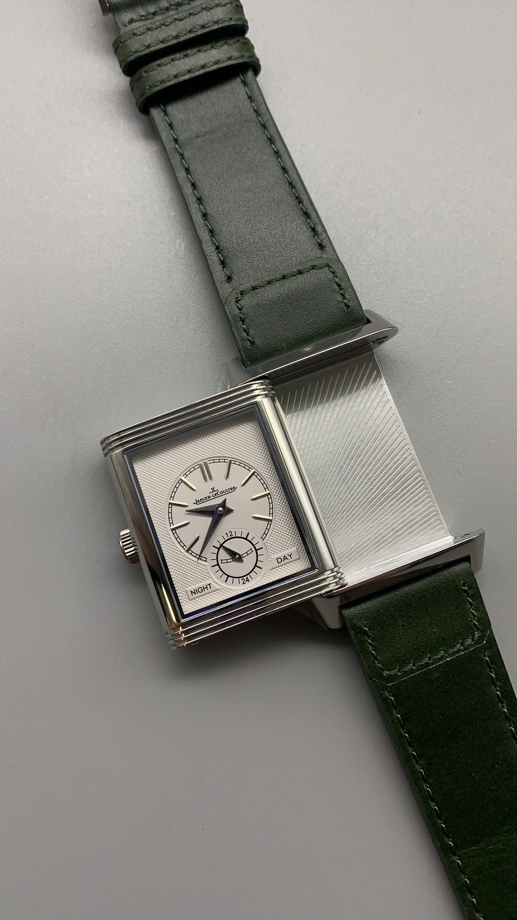 Jaeger-LeCoultre Reverso Tribute Small Seconds | 45.6×27.4MM | Stainless steel case | Green dial | Green alligator strap | Manual winding movement Cal.822/2