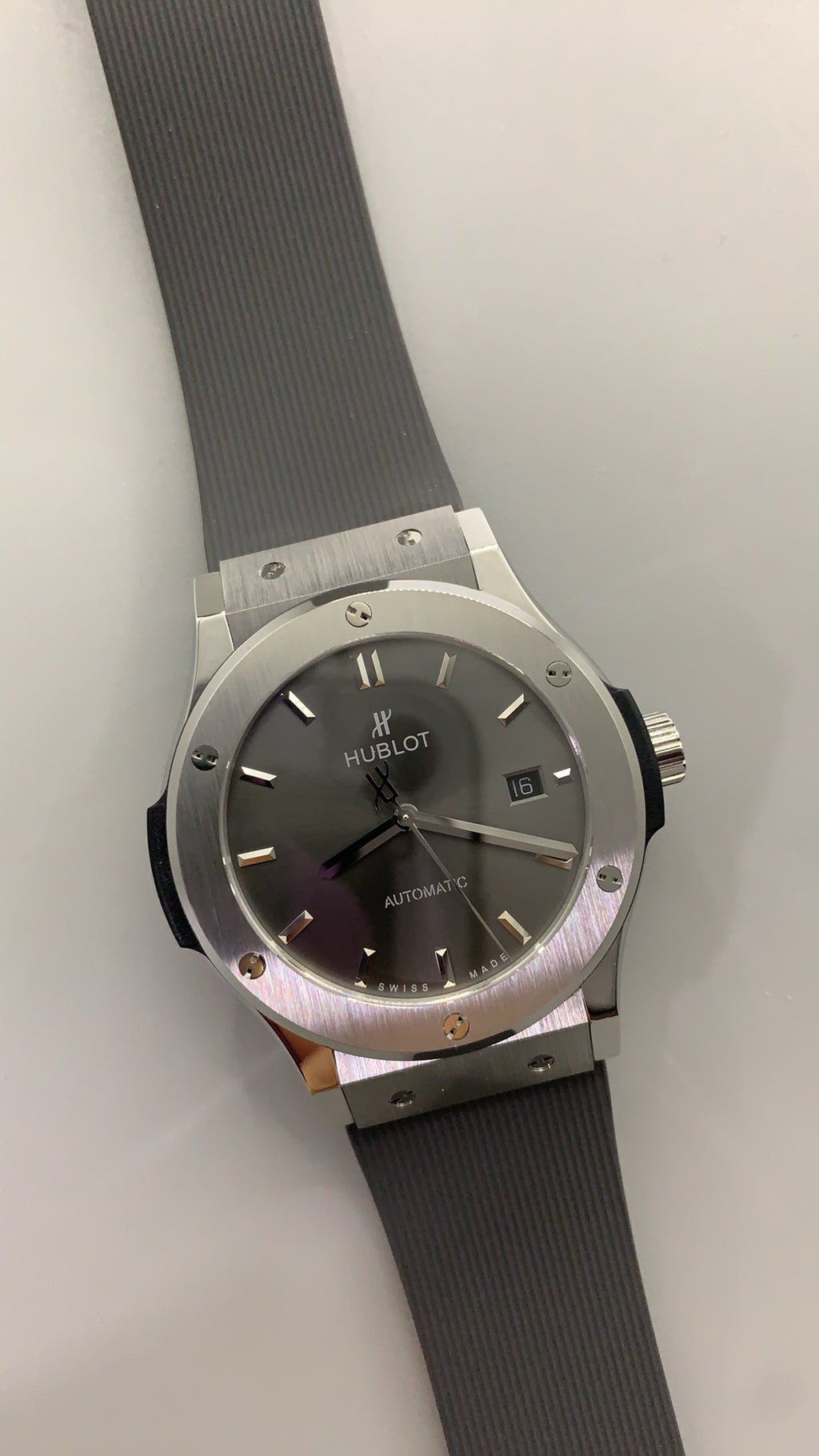 Hublot Classic Fusion | 42MM | ตัวเรือนไทเทเนียม | หน้าปัดสีเทา | กลไกอัตโนมัติ HUB1110