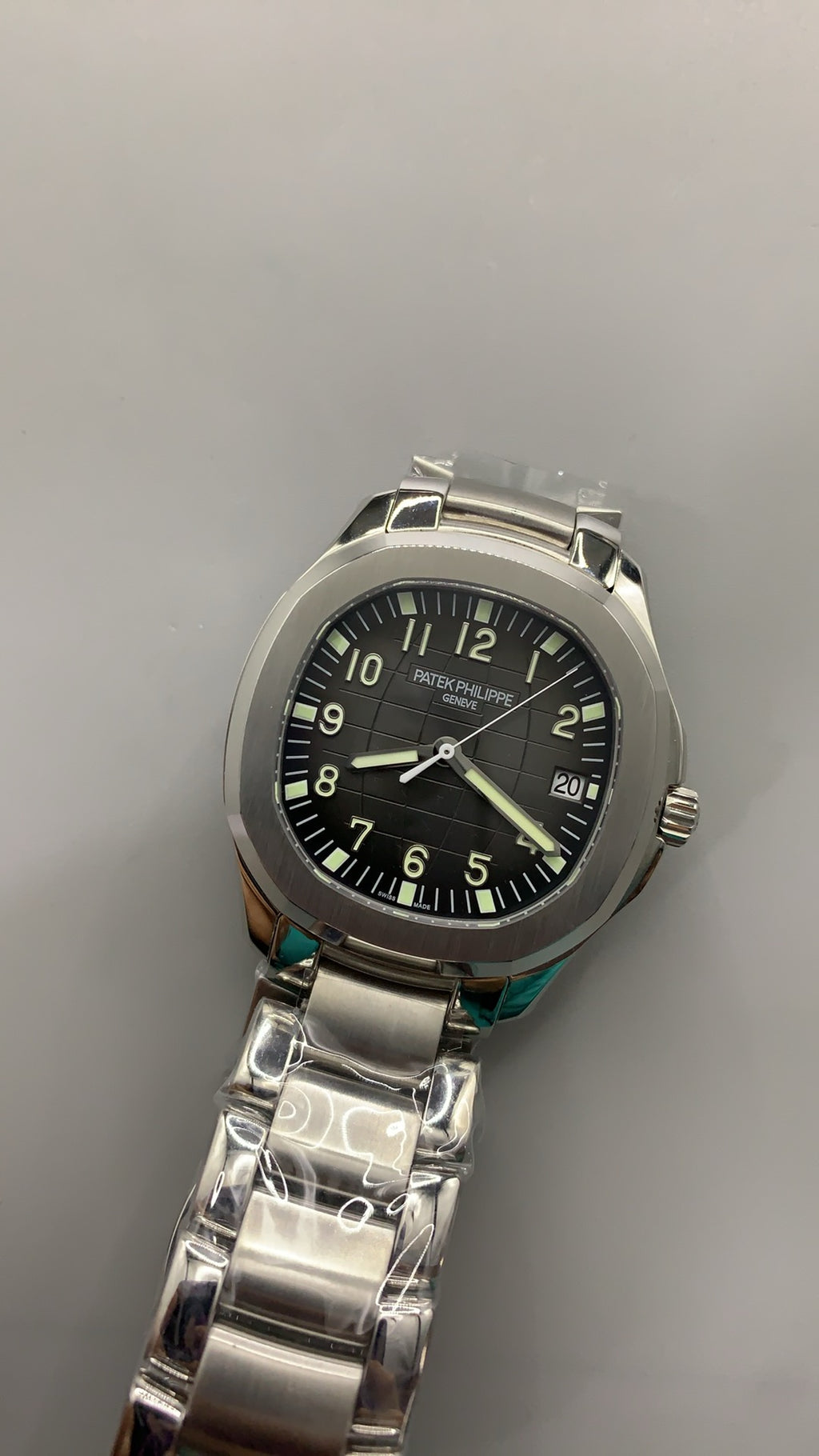 Patek Philippe Aquanaut 5167 | 40MM | หน้าปัดสีดำลายตาราง | สายสแตนเลสสตีล | กลไกอัตโนมัติ Cal.324 S C