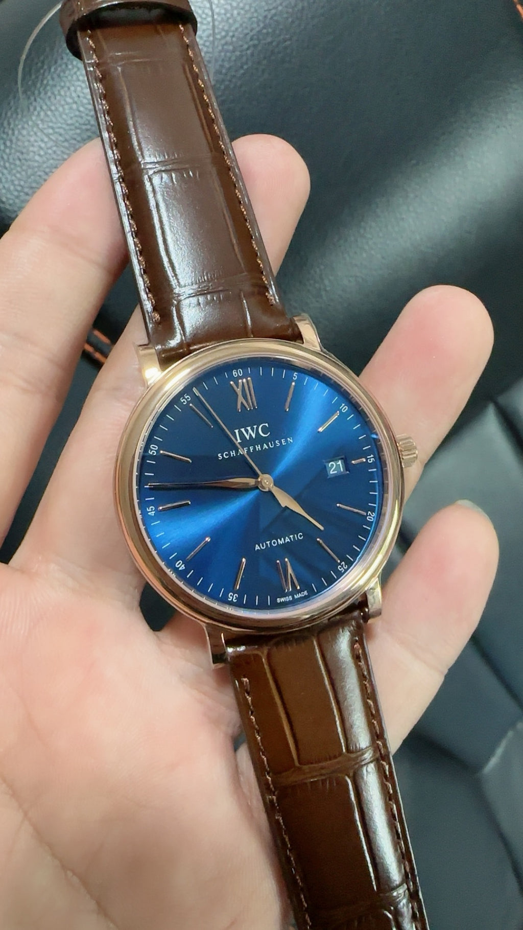 IWC Portofino Automatic | 40MM | หน้าปัดสีน้ำเงิน | ขอบโรสโกลด์ | สายหนังสีน้ำตาล