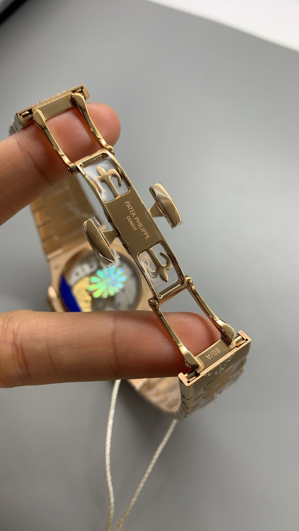 Patek Philippe Nautilus 5712 | 40MM | สีโรสโกลด์ PVD | หน้าปัดสีน้ำตาลซันเรย์ | รุ่นใหม่พร้อมบานพับแบบใหม่ | กลไกอัตโนมัติ Cal.240 PS IRM C LU