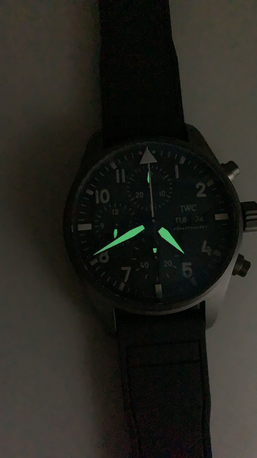 IWC Pilot’s Watch Chronograph Top Gun | 44.5MM | ตัวเรือนเซรามิกสีดำ | สายยางสีดำ | กลไกอัตโนมัติ