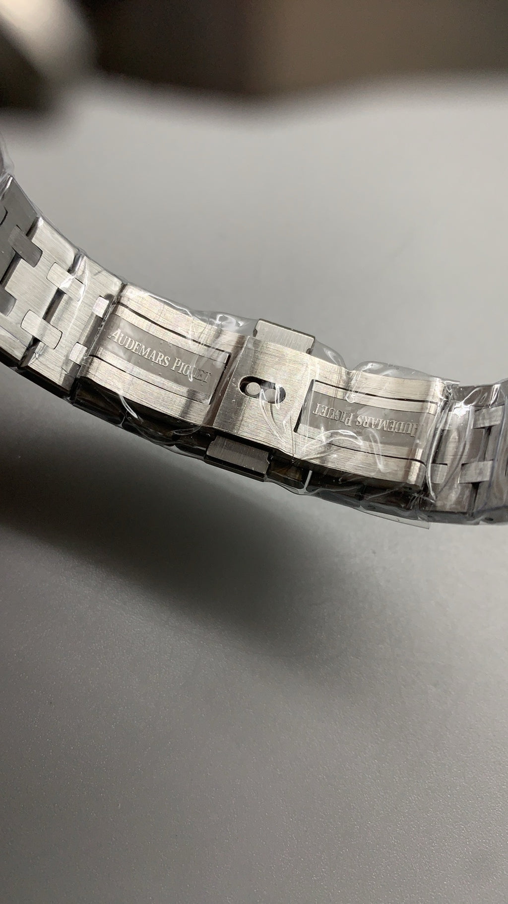 Audemars Piguet Royal Oak 15450ST | 37MM | ตัวเรือนสแตนเลสสตีล | หน้าปัดสีคลาสสิก | กลไกอัตโนมัติ Cal.3120