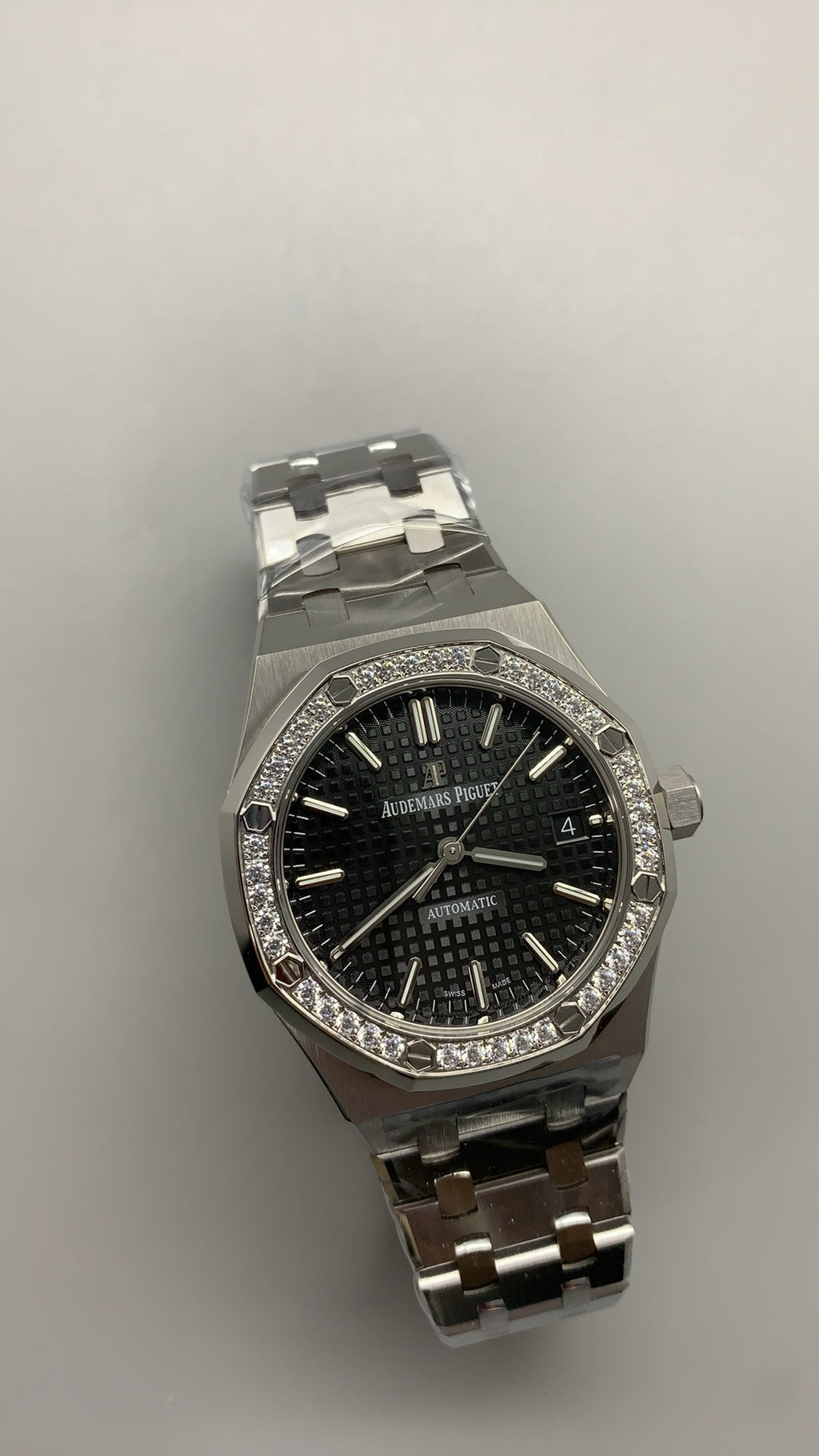 Audemars Piguet Royal Oak 15450ST | 37MM | ตัวเรือนสแตนเลสสตีล | หน้าปัดสีคลาสสิก | กลไกอัตโนมัติ Cal.3120