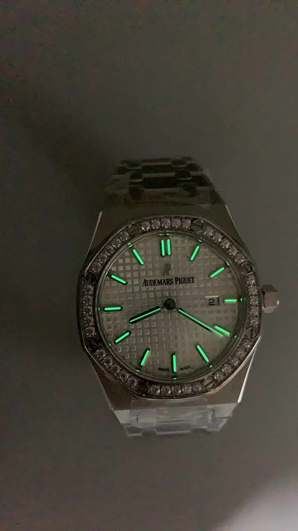 Audemars Piguet Royal Oak 67651ST | 33MM | ตัวเรือนสแตนเลสสตีล | หน้าปัดสีขาว | ขอบประดับเพชร | ระบบควอทซ์ (Quartz)