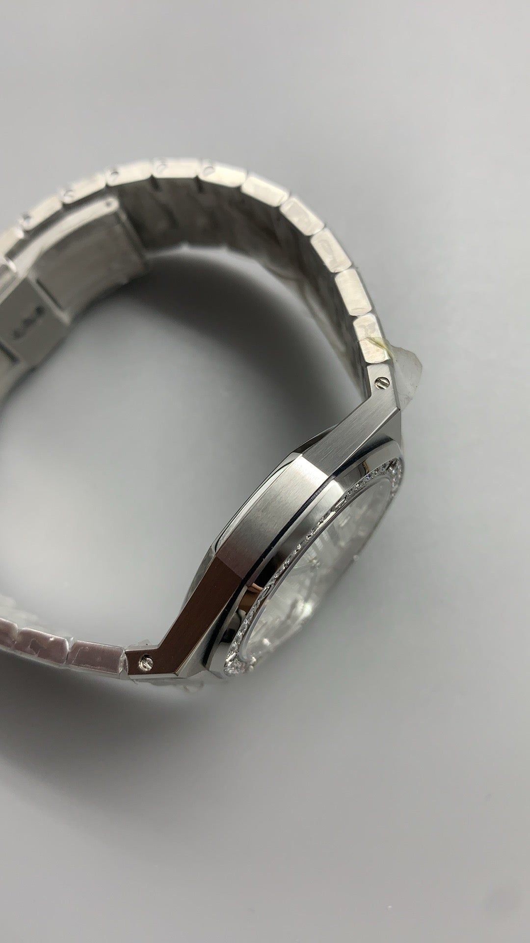 Audemars Piguet Royal Oak 67651ST | 33MM | ตัวเรือนสแตนเลสสตีล | หน้าปัดสีขาว | ขอบประดับเพชร | ระบบควอทซ์ (Quartz)