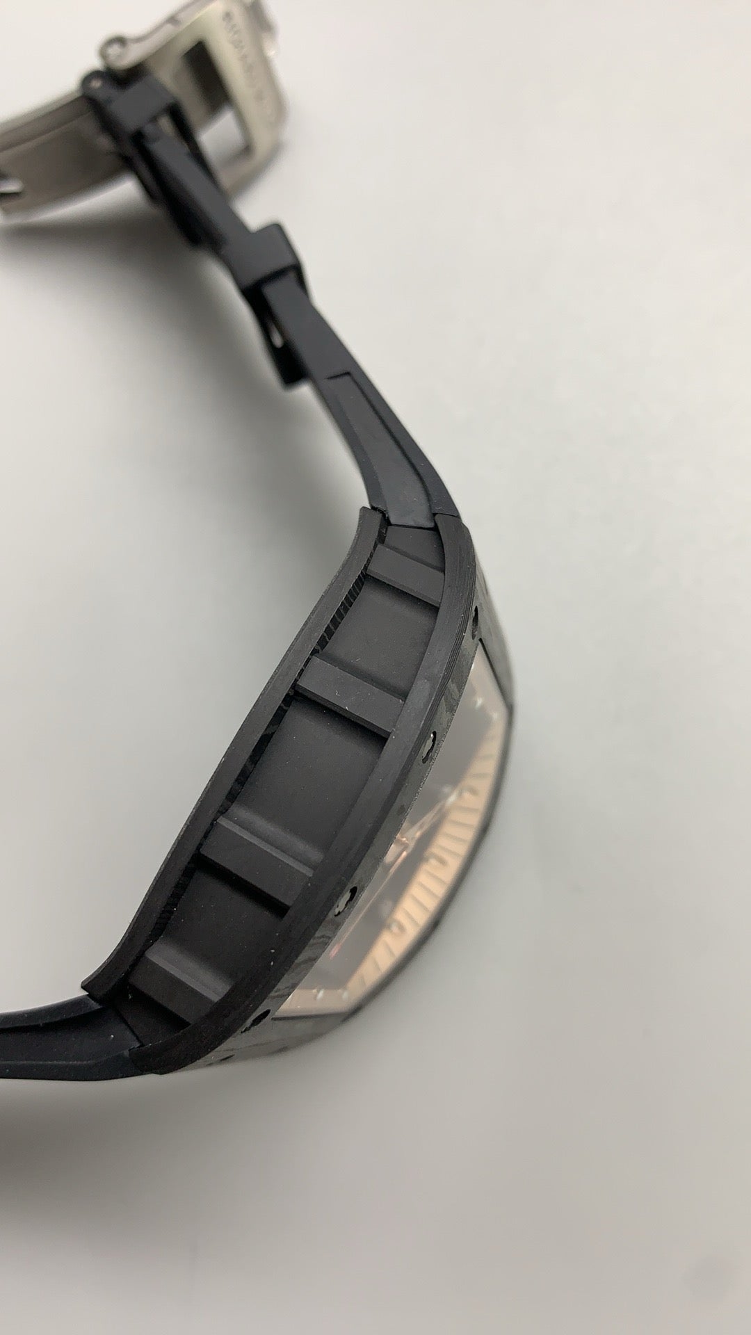 Richard Mille RM055 | 42MM | ตัวเรือนคาร์บอนไฟเบอร์ NTPT + โครงไทเทเนียม | หน้าปัดสเกเลตัน | กลไกไขลานมือ RMUL2