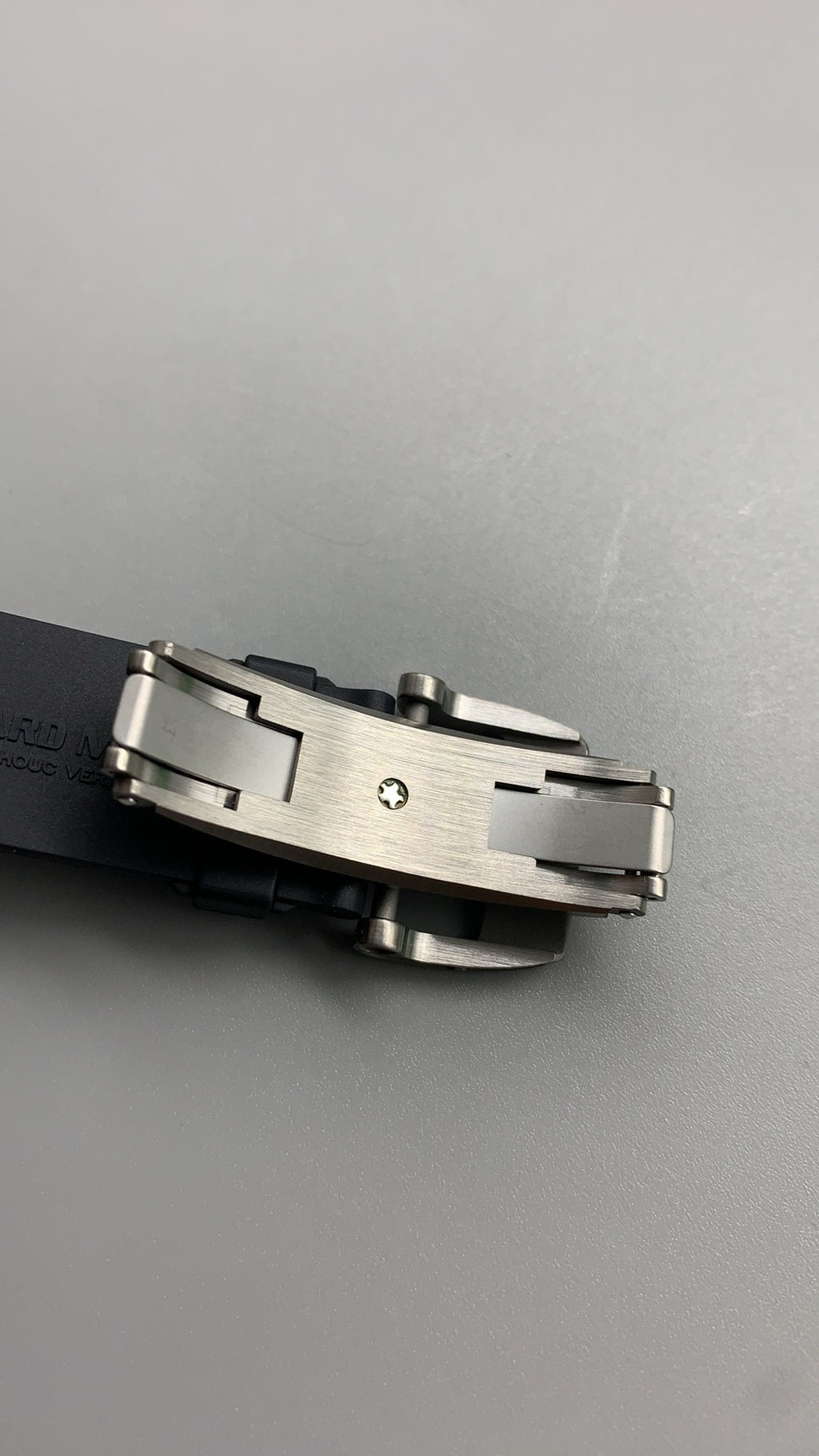 Richard Mille RM055 | 42MM | ตัวเรือนคาร์บอนไฟเบอร์ NTPT + โครงไทเทเนียม | หน้าปัดสเกเลตัน | กลไกไขลานมือ RMUL2