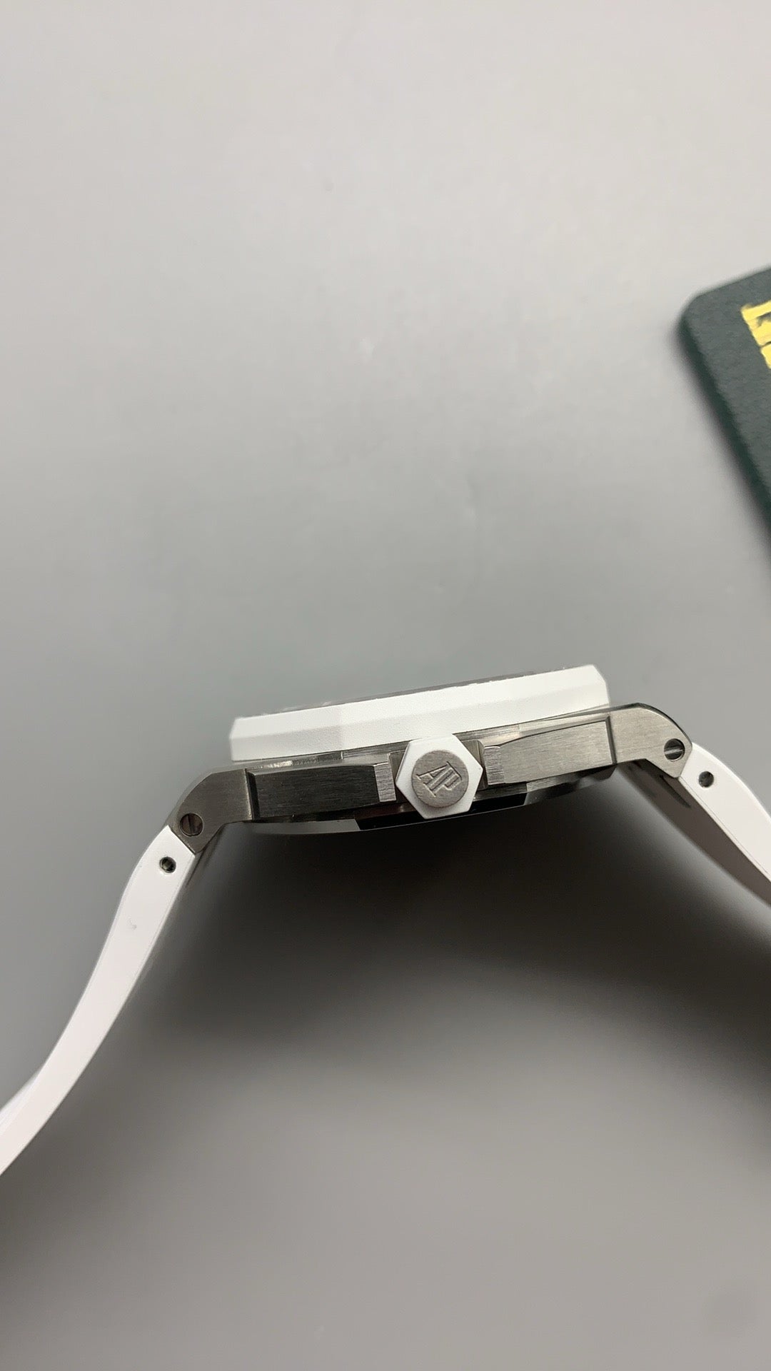 Audemars Piguet Royal Oak Offshore 67540SK.ZZ.A010CA.01 | 37MM | Stainless steel case | Diamond-set bezel | White dial | White rubber strap | Automatic movement Cal.3126