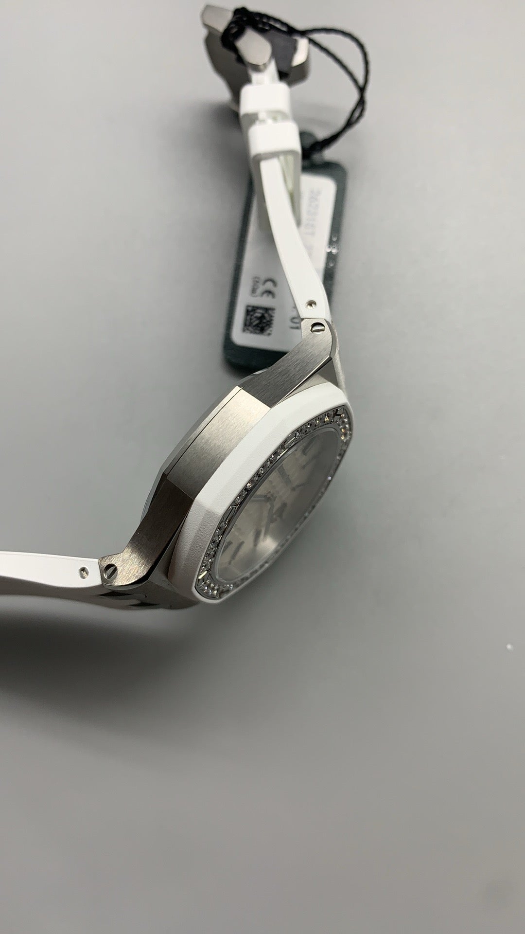 Audemars Piguet Royal Oak Offshore 67540SK.ZZ.A010CA.01 | 37MM | Stainless steel case | Diamond-set bezel | White dial | White rubber strap | Automatic movement Cal.3126