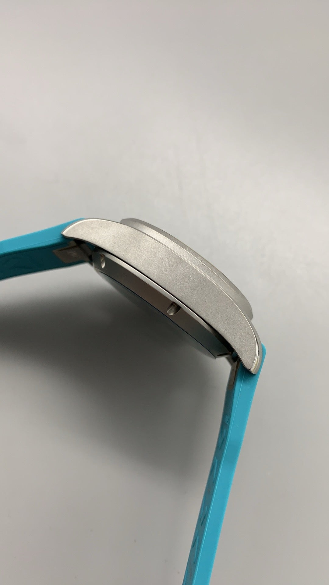 IWC Pilot’s Watch Chronograph | 41MM | ตัวเรือนไทเทเนียม | หน้าปัดสีดำ | เข็มและหลักเรืองแสงสีฟ้า | สายยางสี Tiffany | กลไกอัตโนมัติ Cal.69385