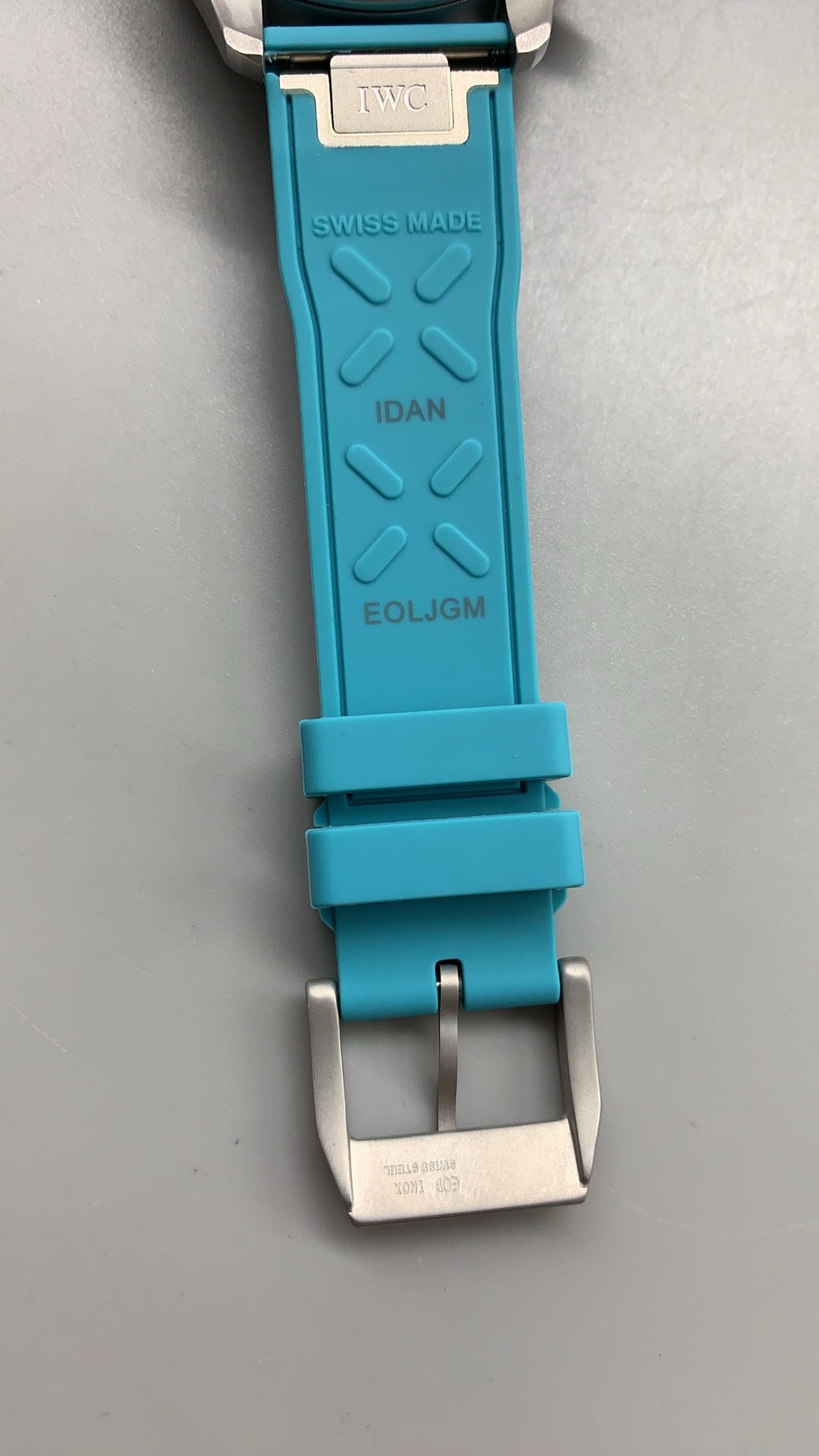 IWC Pilot’s Watch Chronograph | 41MM | ตัวเรือนไทเทเนียม | หน้าปัดสีดำ | เข็มและหลักเรืองแสงสีฟ้า | สายยางสี Tiffany | กลไกอัตโนมัติ Cal.69385