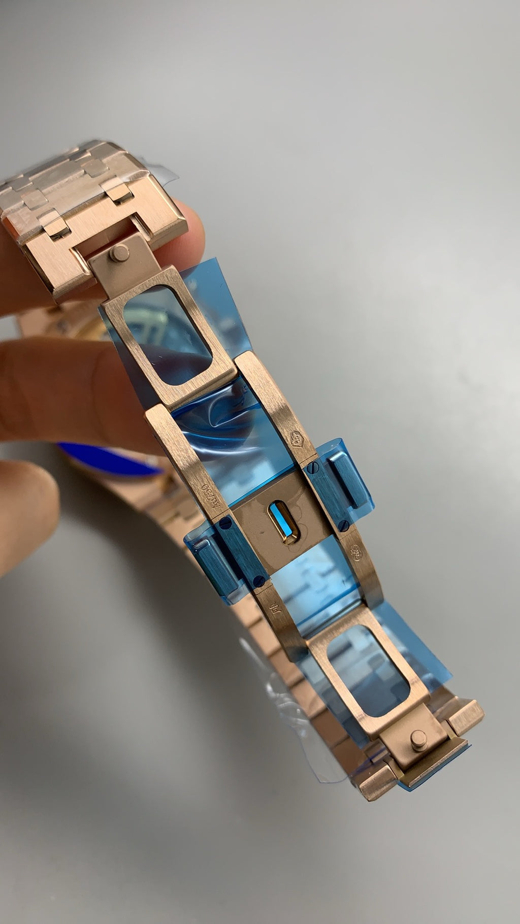 Audemars Piguet Royal Oak 26240 | 41MM | ตัวเรือนสแตนเลสสตีลเคลือบสีโรสโกลด์แบบ PVD | หน้าปัดสีดำ | จับเวลา Chronograph | กลไกอัตโนมัติ Cal.4401