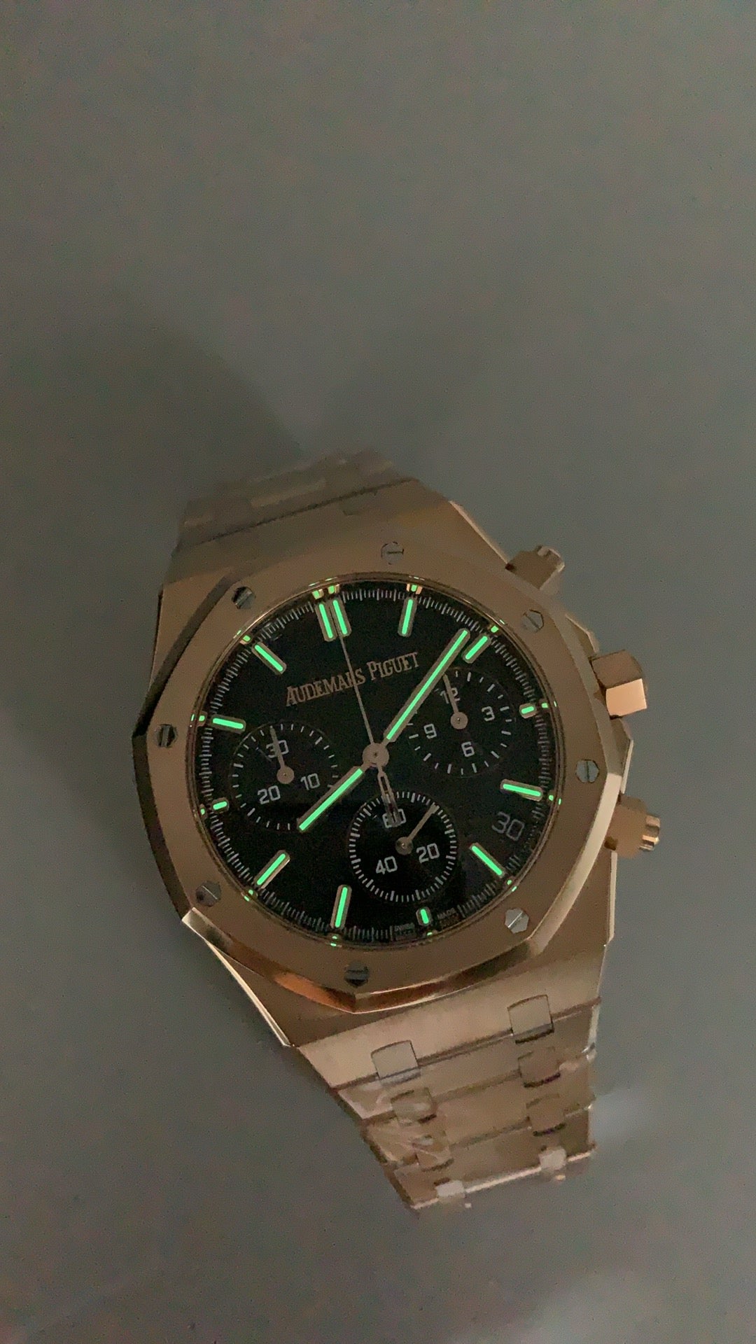 Audemars Piguet Royal Oak 26240 | 41MM | ตัวเรือนสแตนเลสสตีลเคลือบสีโรสโกลด์แบบ PVD | หน้าปัดสีดำ | จับเวลา Chronograph | กลไกอัตโนมัติ Cal.4401